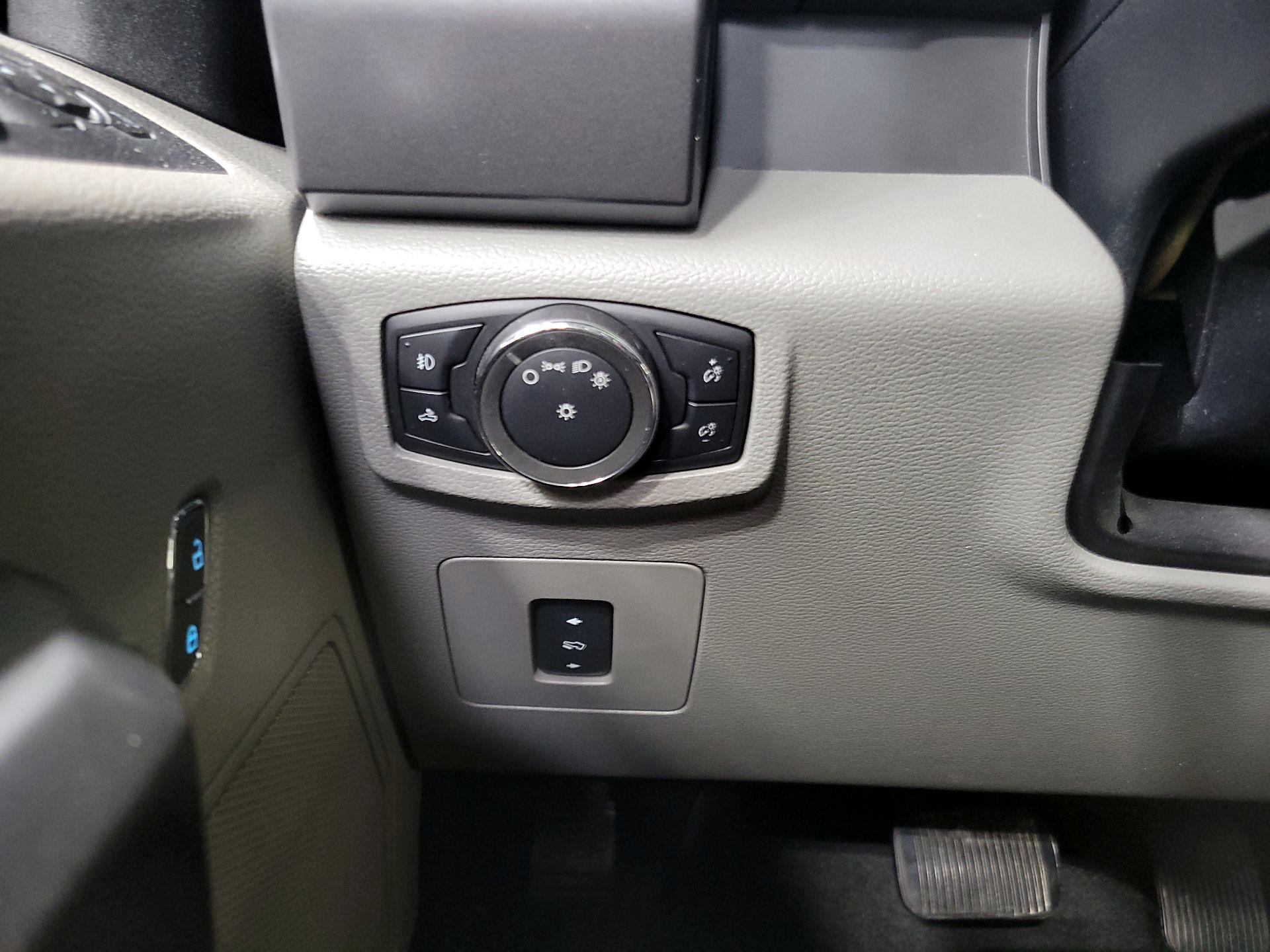 Thumbnail: 2015 Ford F-150 - 13