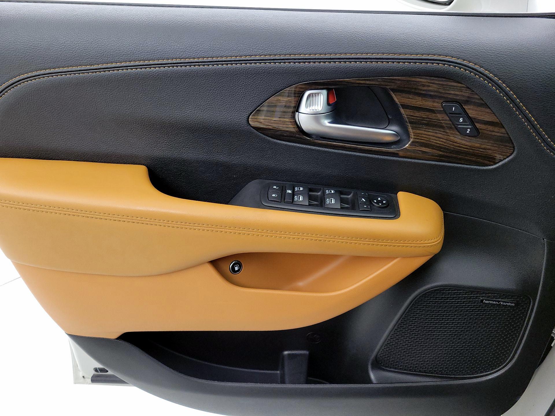 Thumbnail: 2021 Chrysler Pacifica - 12