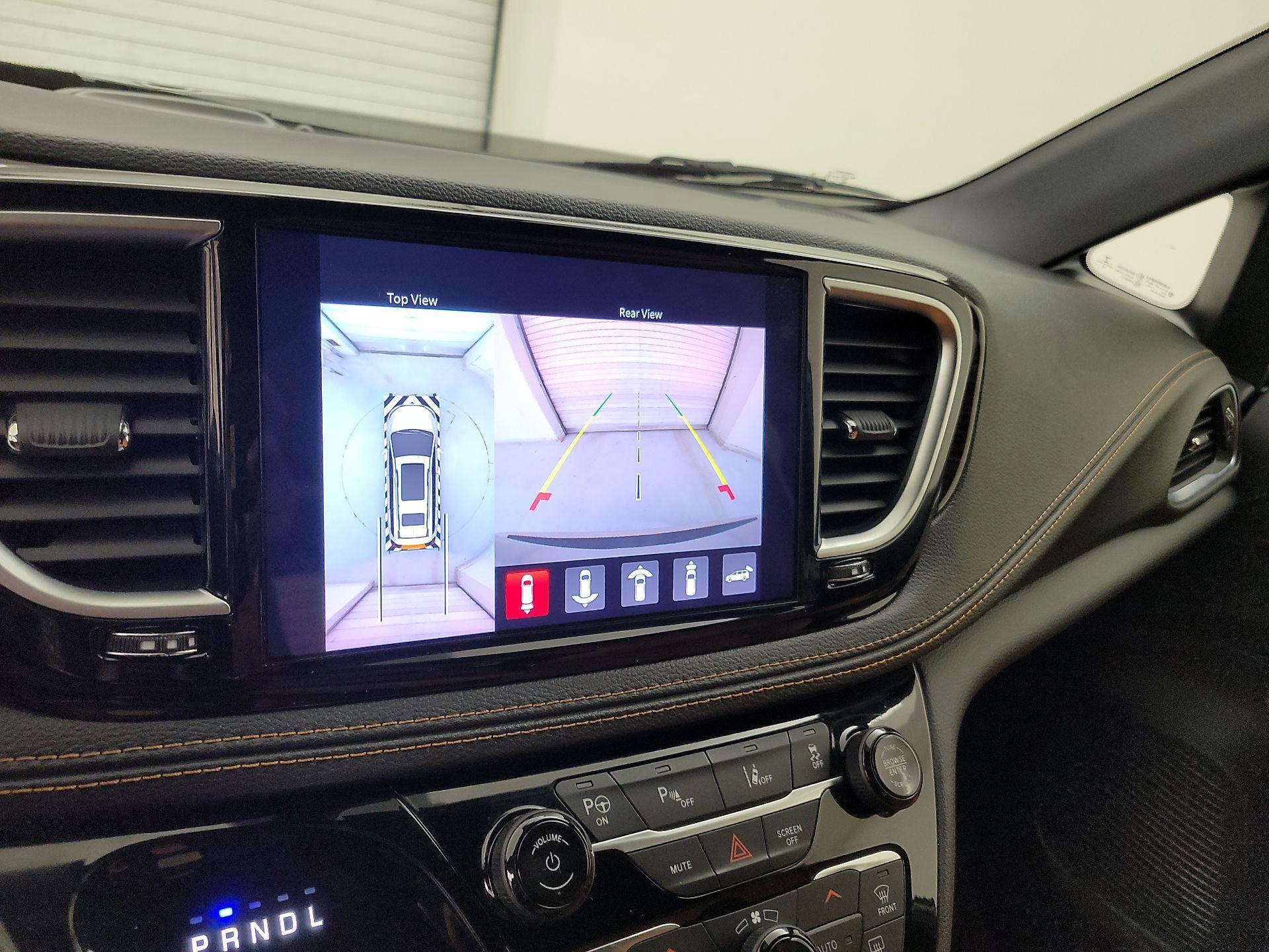 Thumbnail: 2021 Chrysler Pacifica - 15
