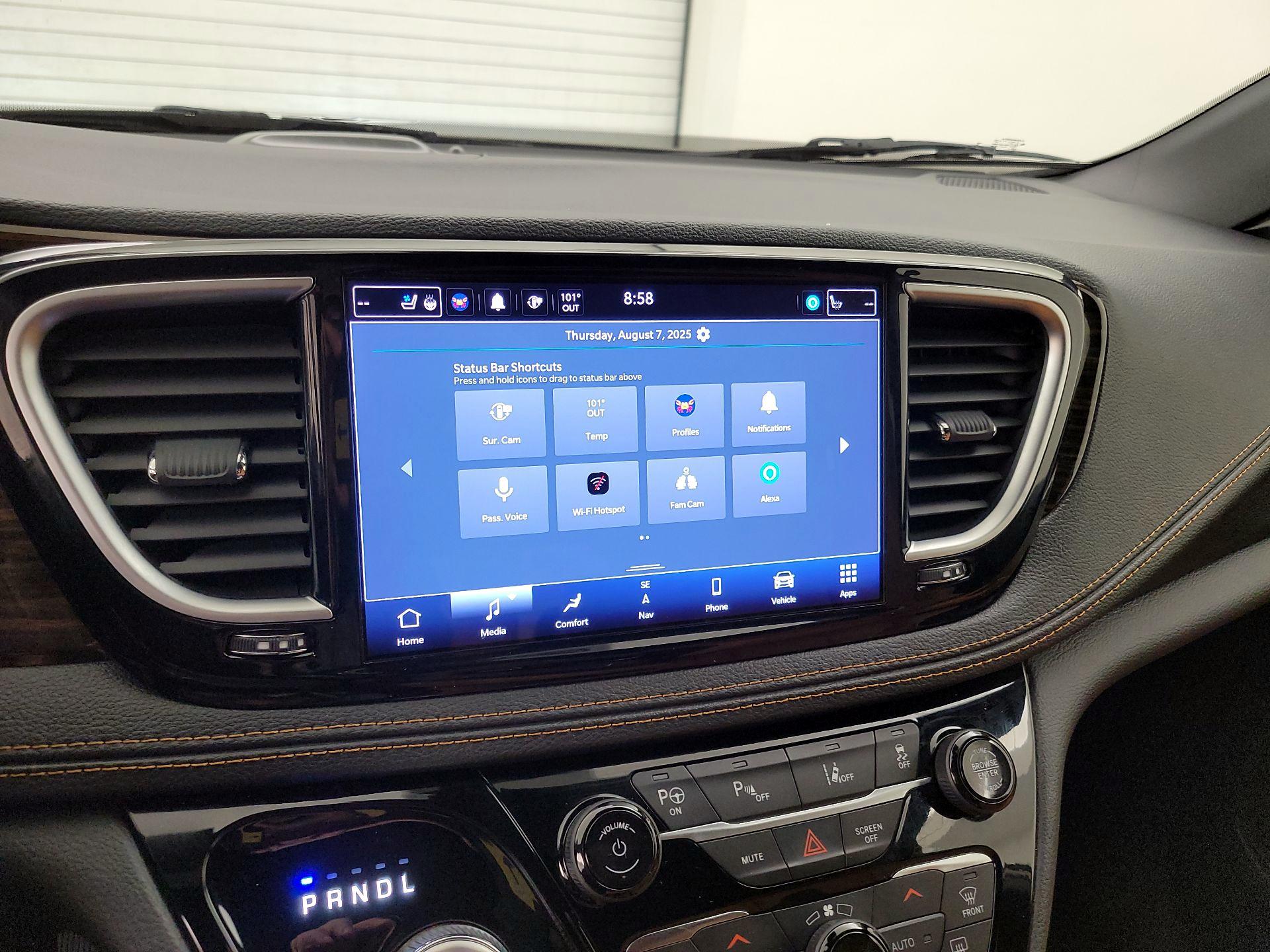 Thumbnail: 2021 Chrysler Pacifica - 16