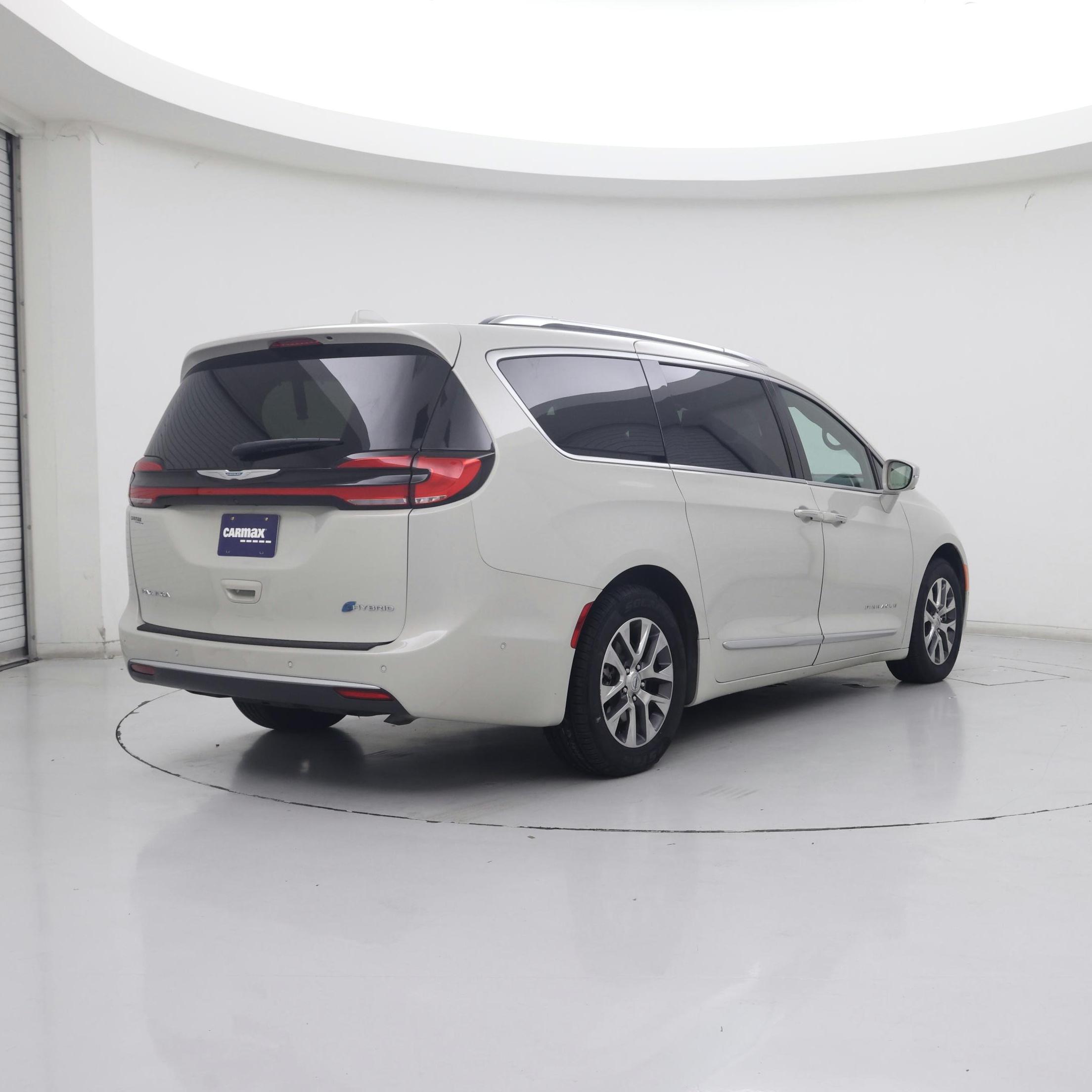 Thumbnail: 2021 Chrysler Pacifica - 8