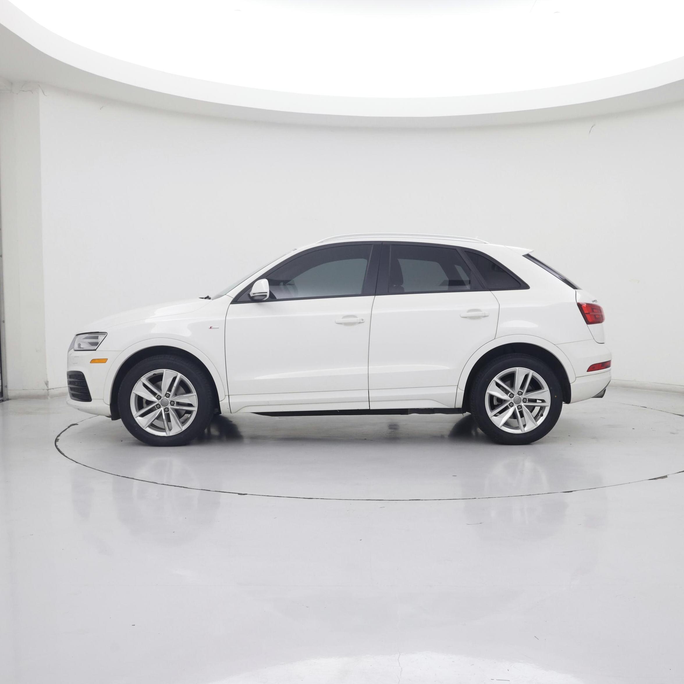 Thumbnail: 2018 Audi Q3 - 3
