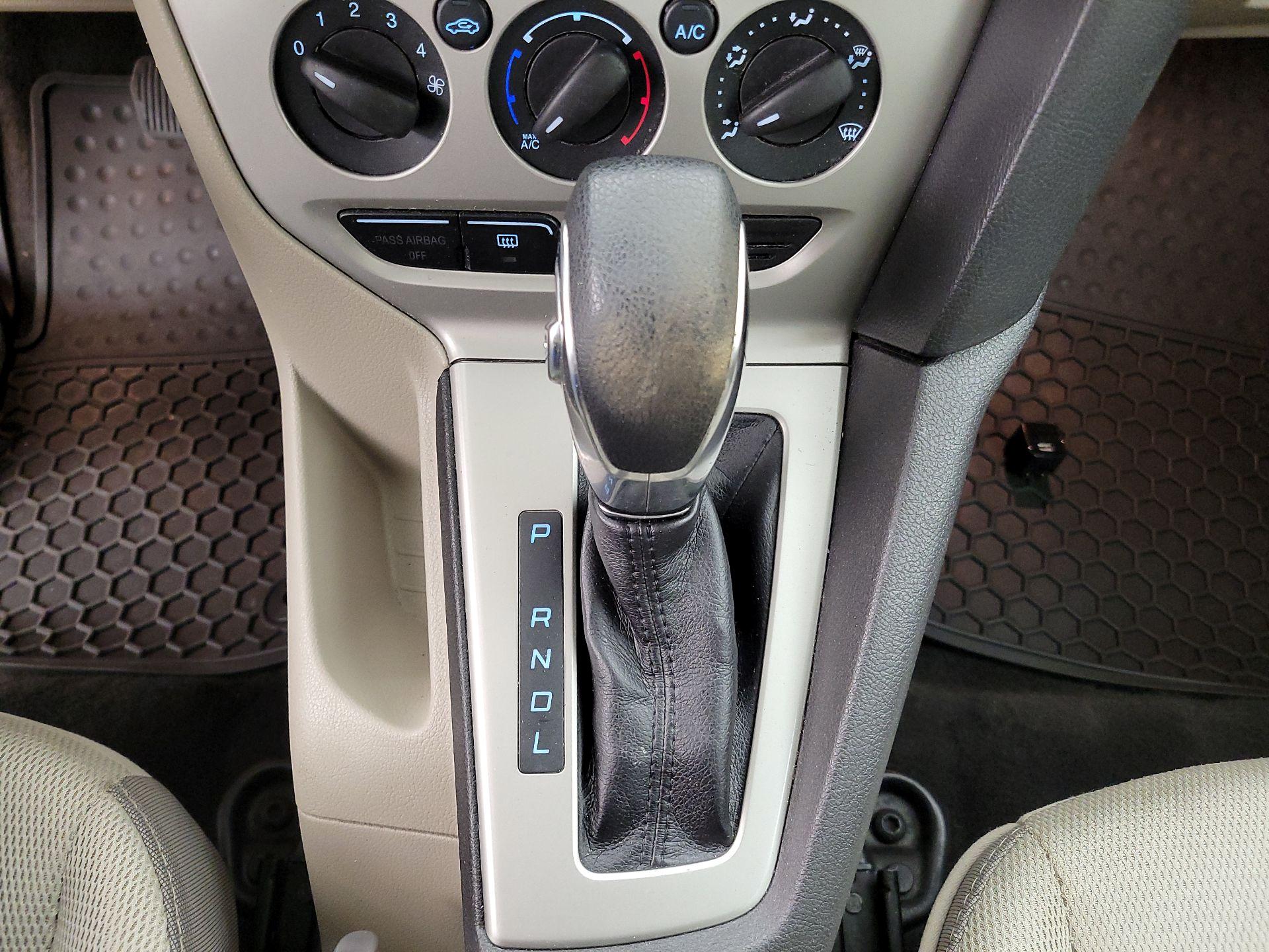 Thumbnail: 2014 Ford Focus - 16
