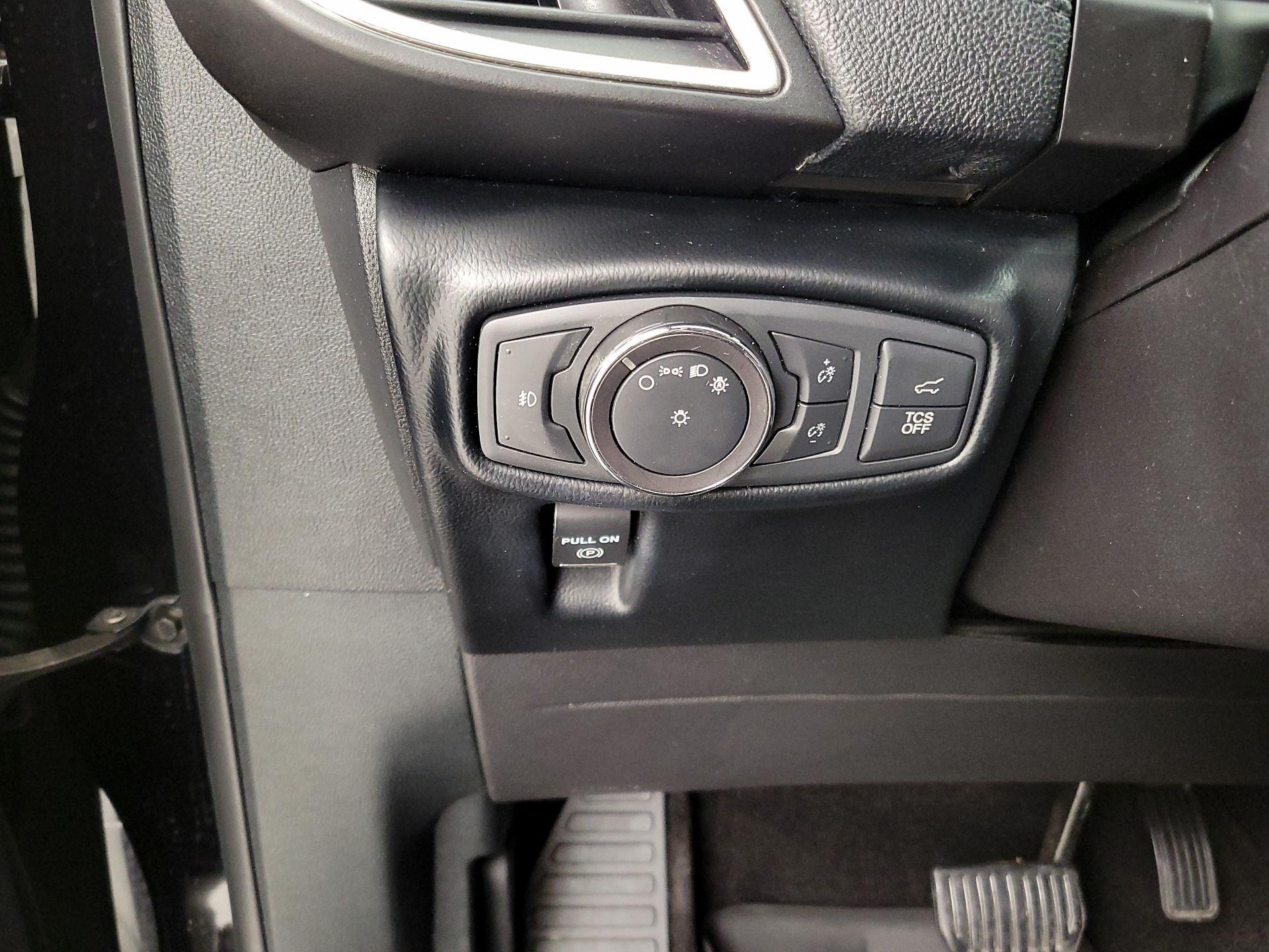 Thumbnail: 2019 Lincoln Nautilus - 13