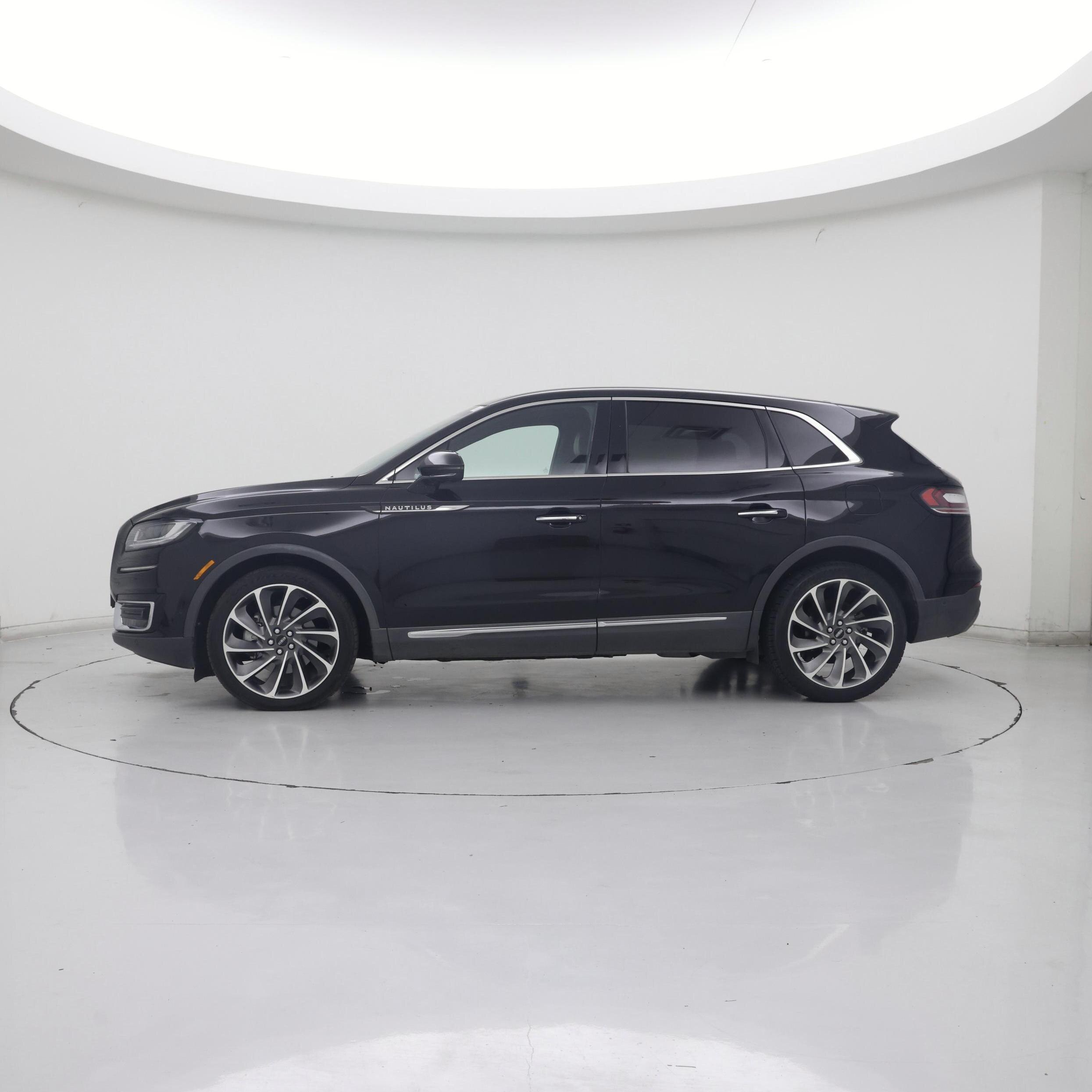 Thumbnail: 2019 Lincoln Nautilus - 3