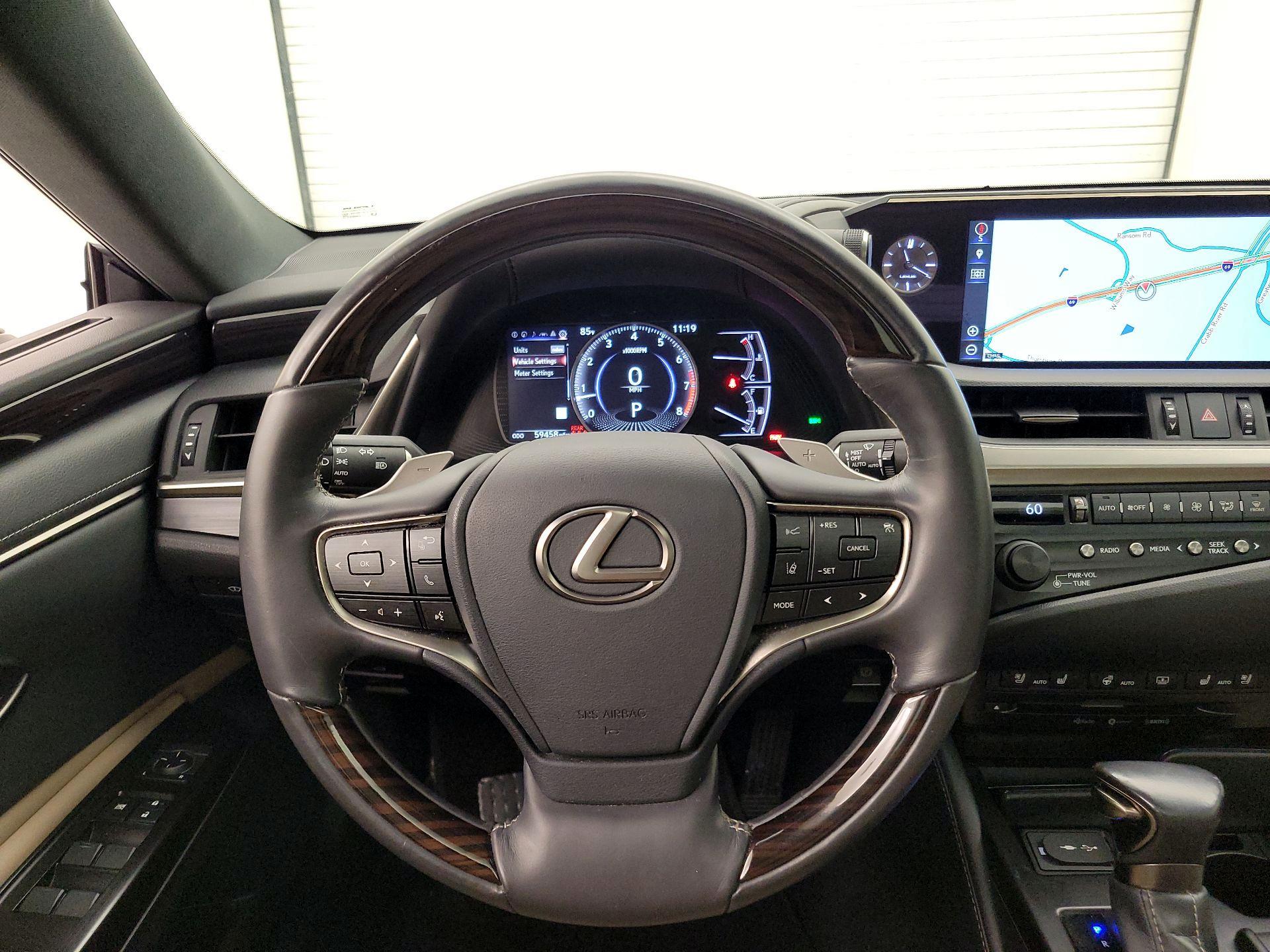Thumbnail: 2019 Lexus ES - 10