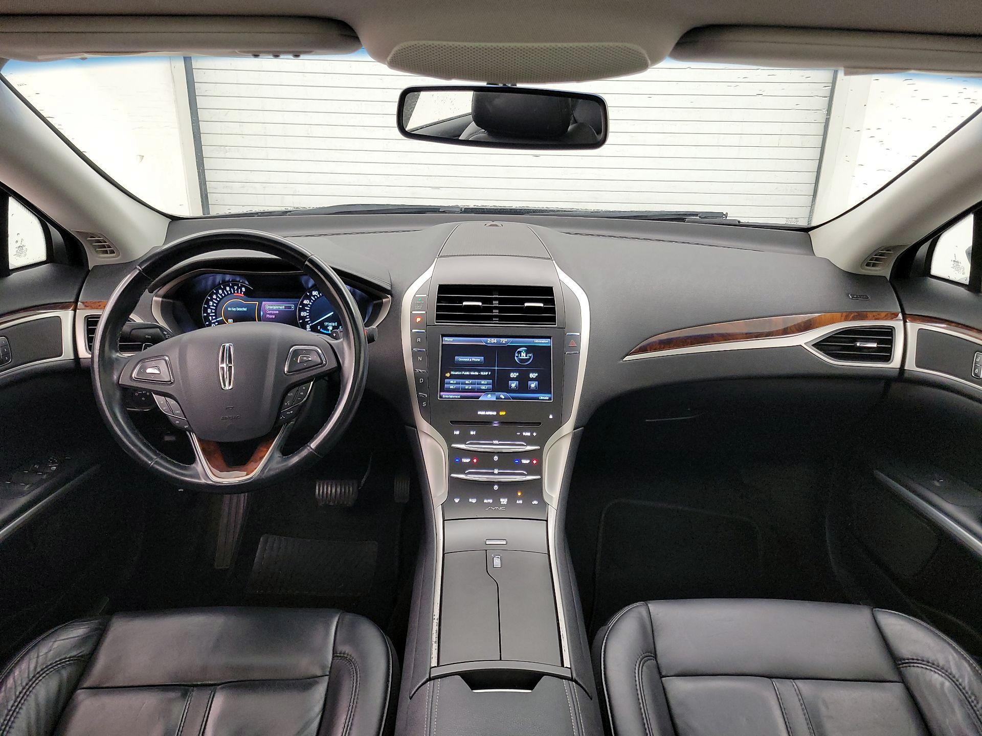 Thumbnail: 2016 Lincoln MKZ - 9