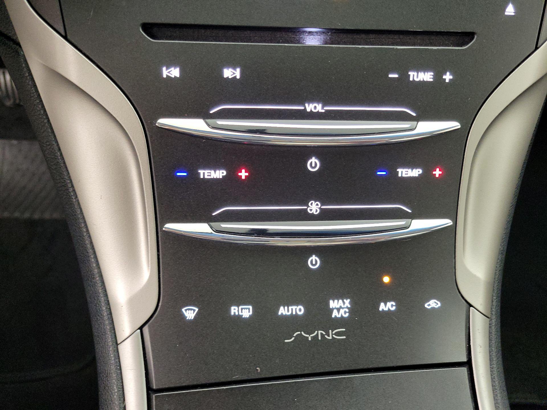 Thumbnail: 2016 Lincoln MKZ - 16