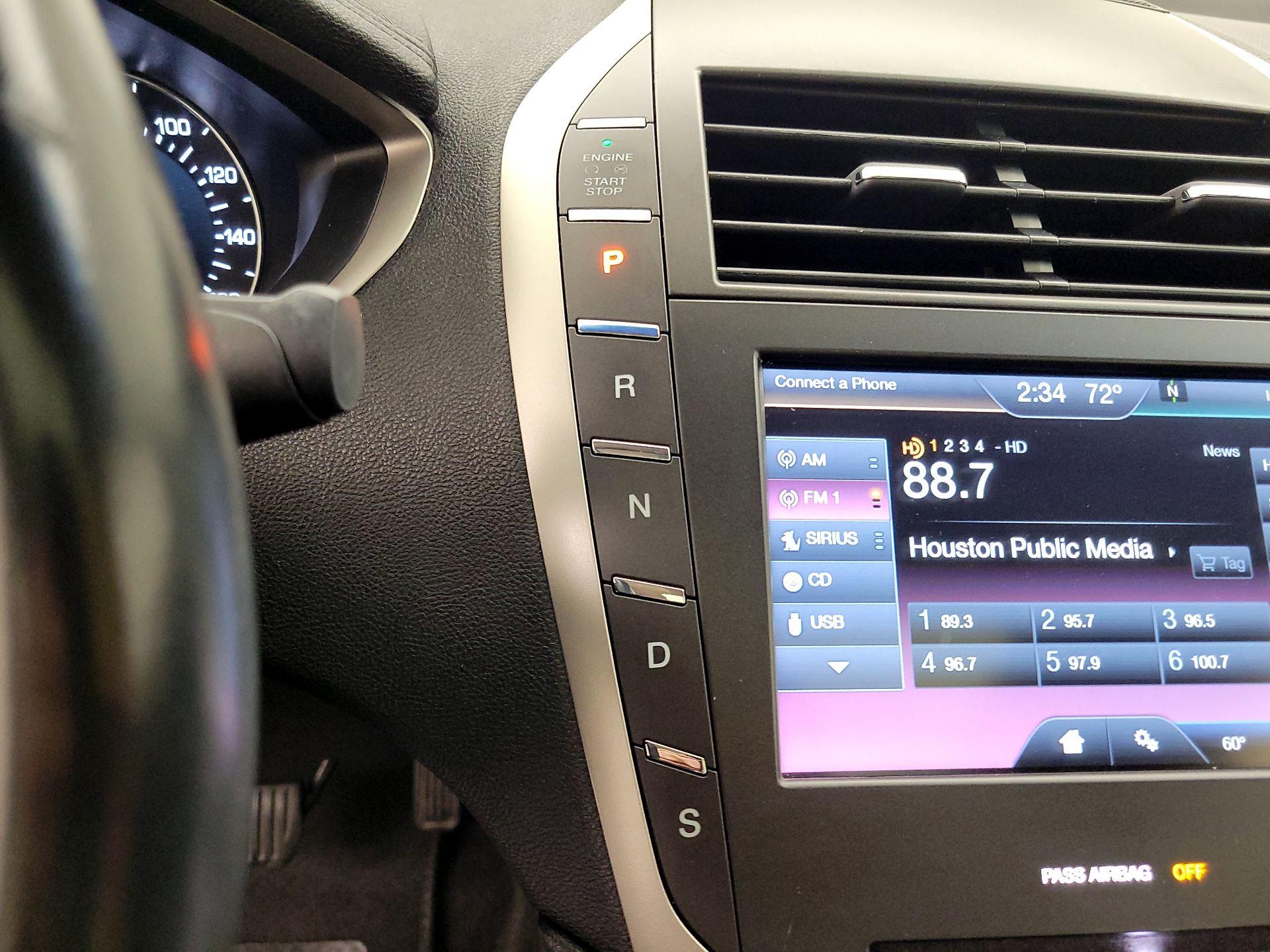 Thumbnail: 2016 Lincoln MKZ - 17