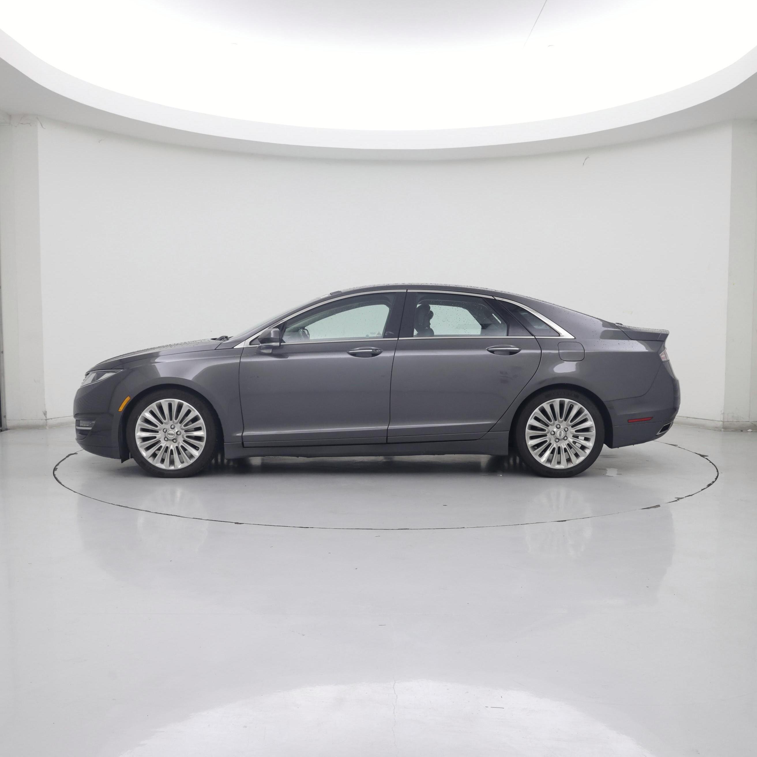 Thumbnail: 2016 Lincoln MKZ - 3