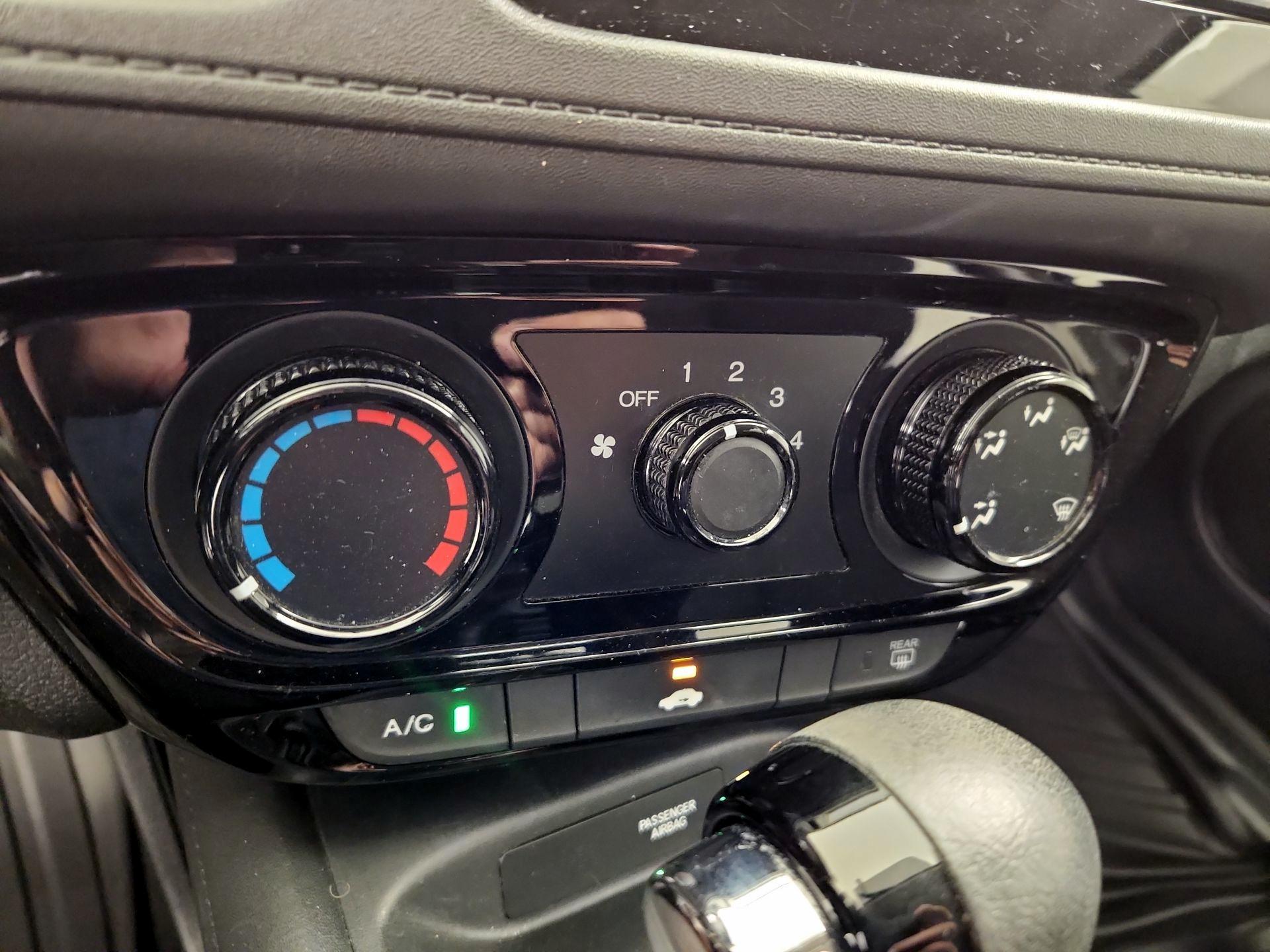 Thumbnail: 2018 Honda HR-V - 16