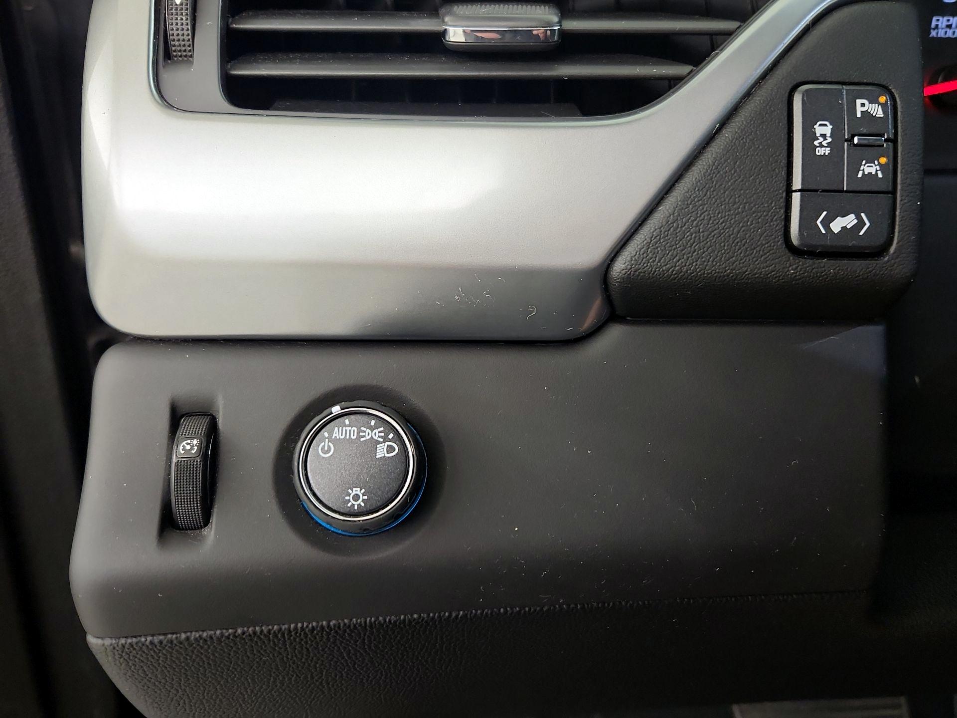Thumbnail: 2019 Chevrolet Tahoe - 13