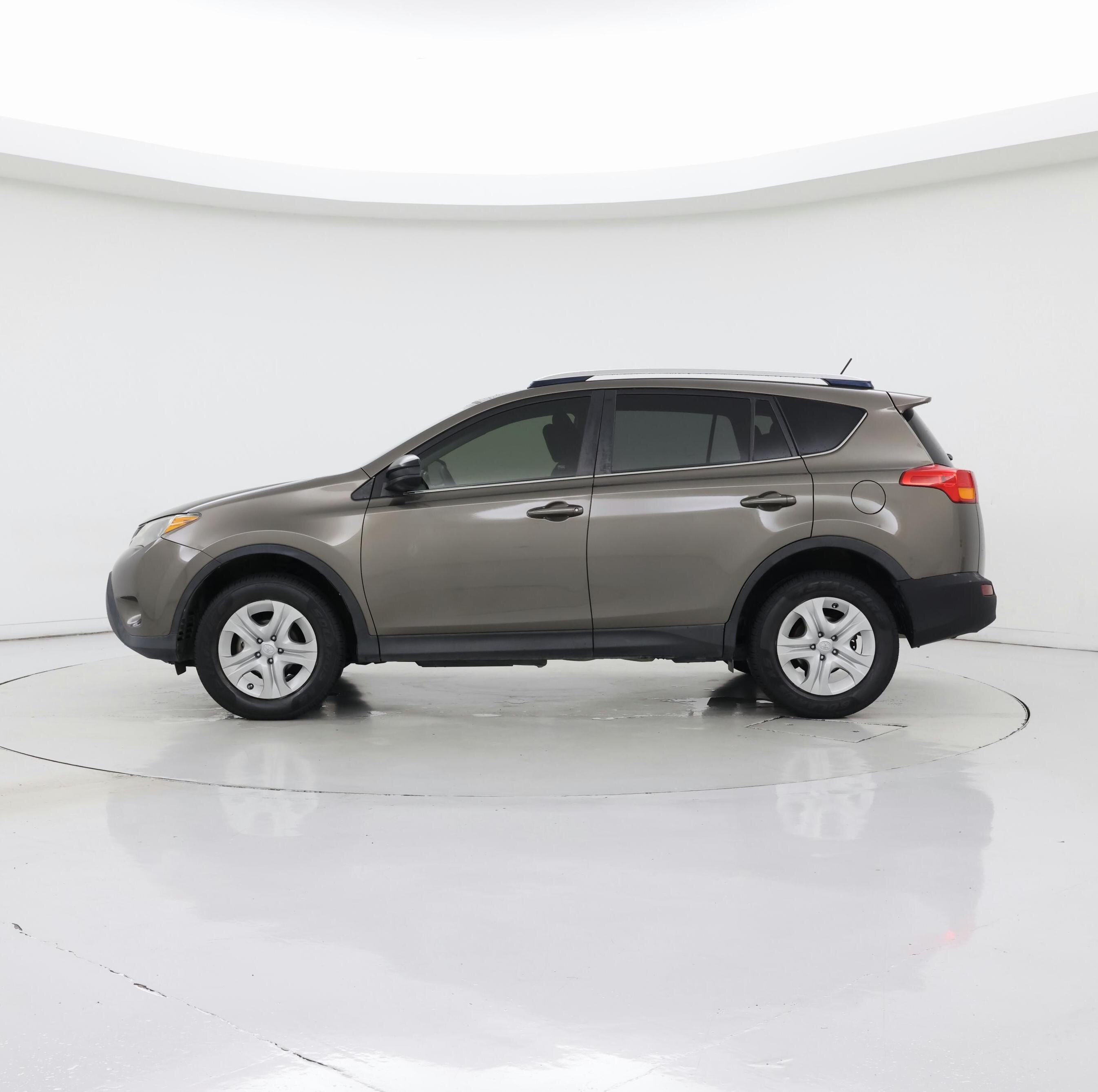 Thumbnail: 2014 Toyota RAV4 - 3