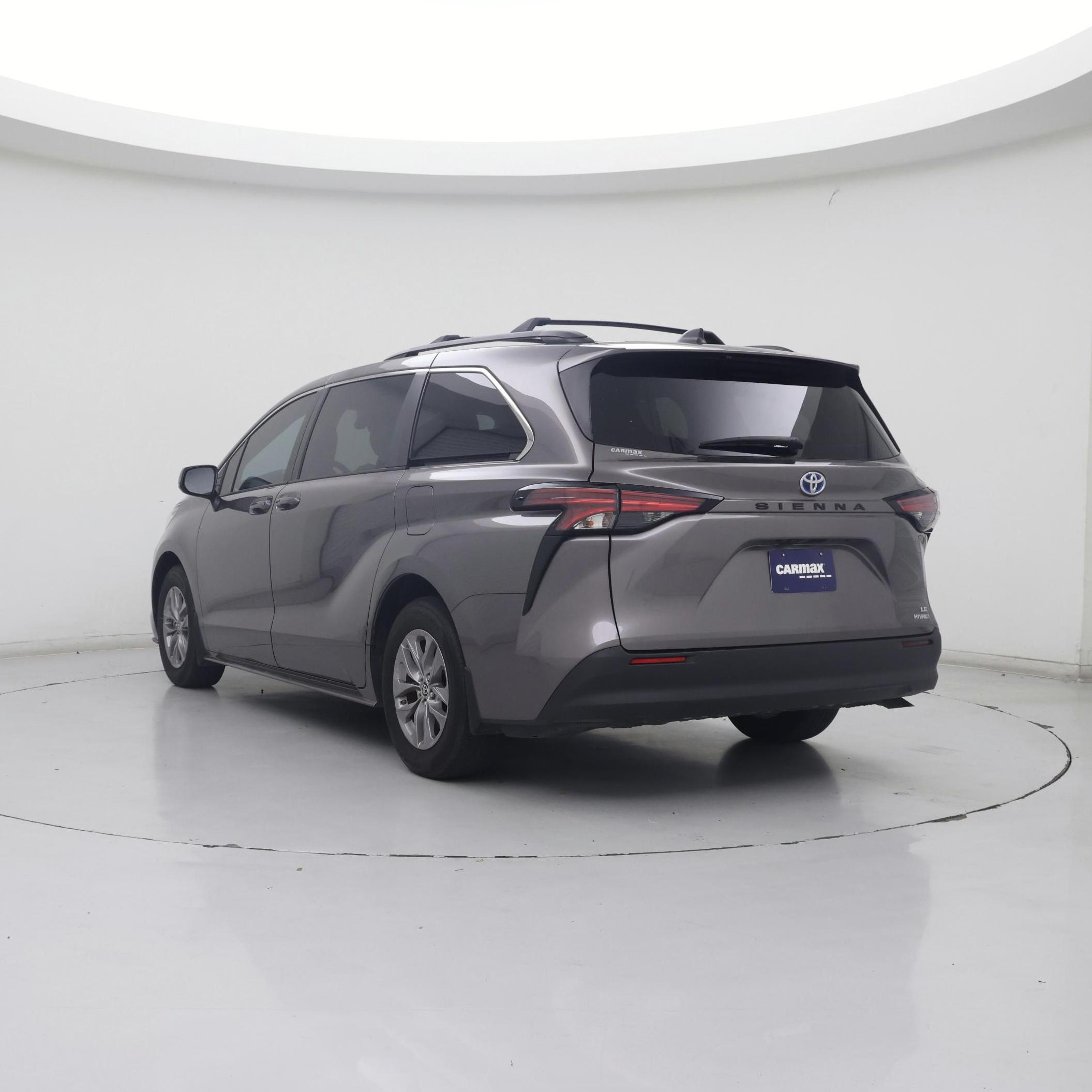 Thumbnail: 2022 Toyota Sienna - 2