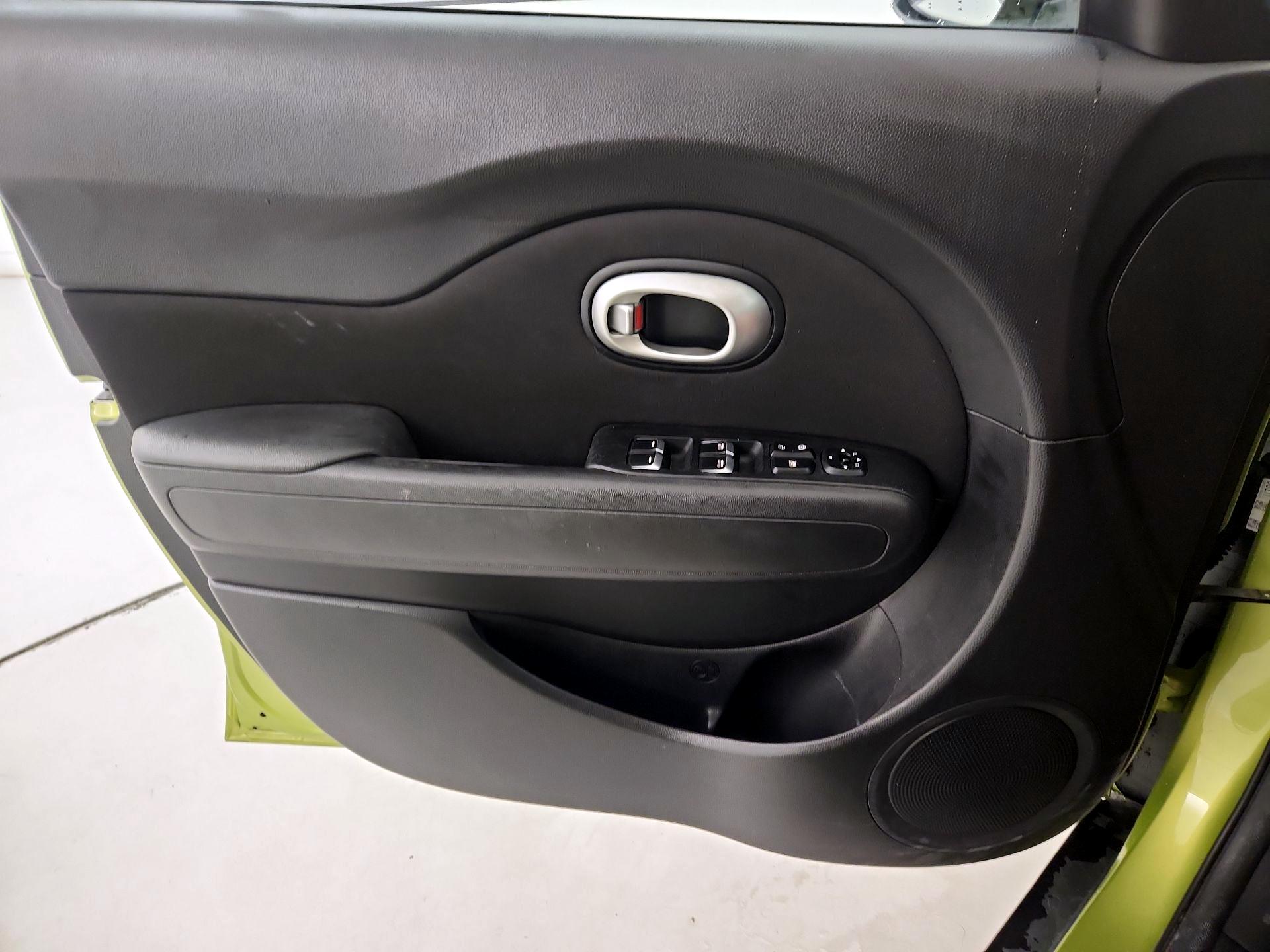 Thumbnail: 2018 Kia Soul - 12