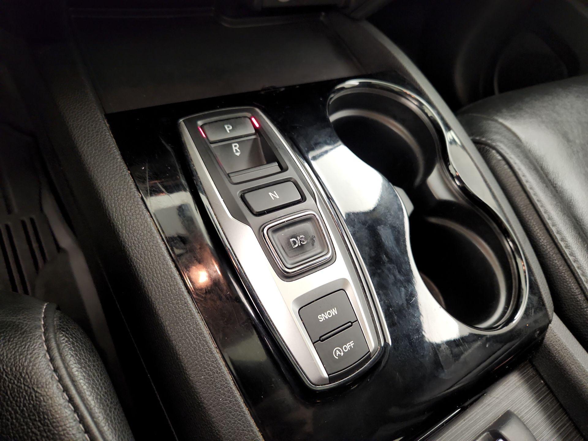 Thumbnail: 2017 Honda Pilot - 18
