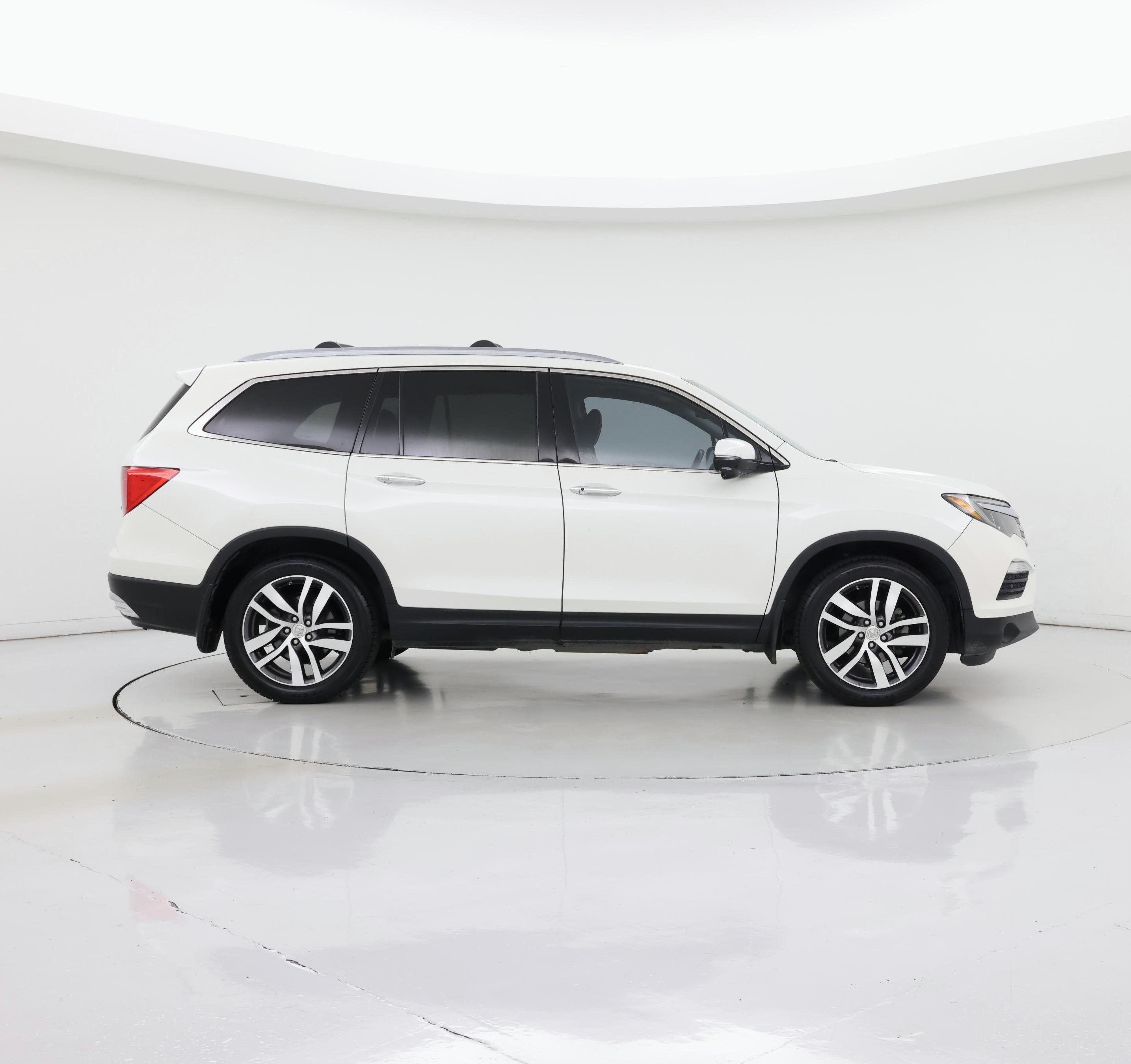 Thumbnail: 2017 Honda Pilot - 7