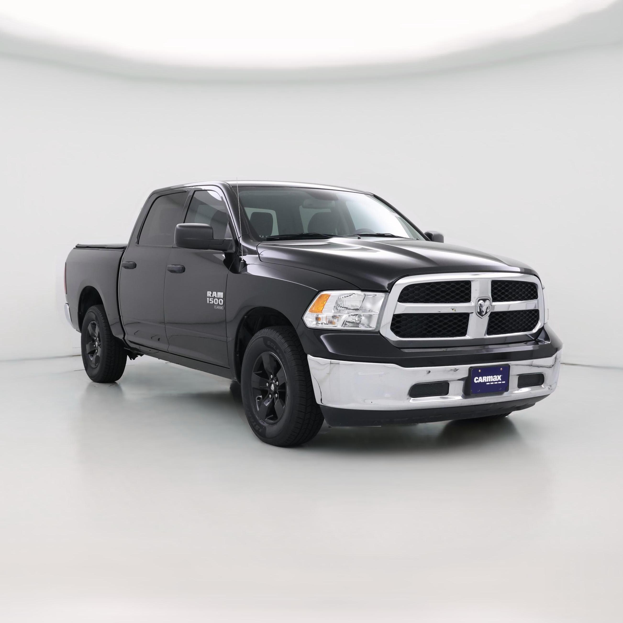 Thumbnail: 2019 RAM 1500 Classic - 1