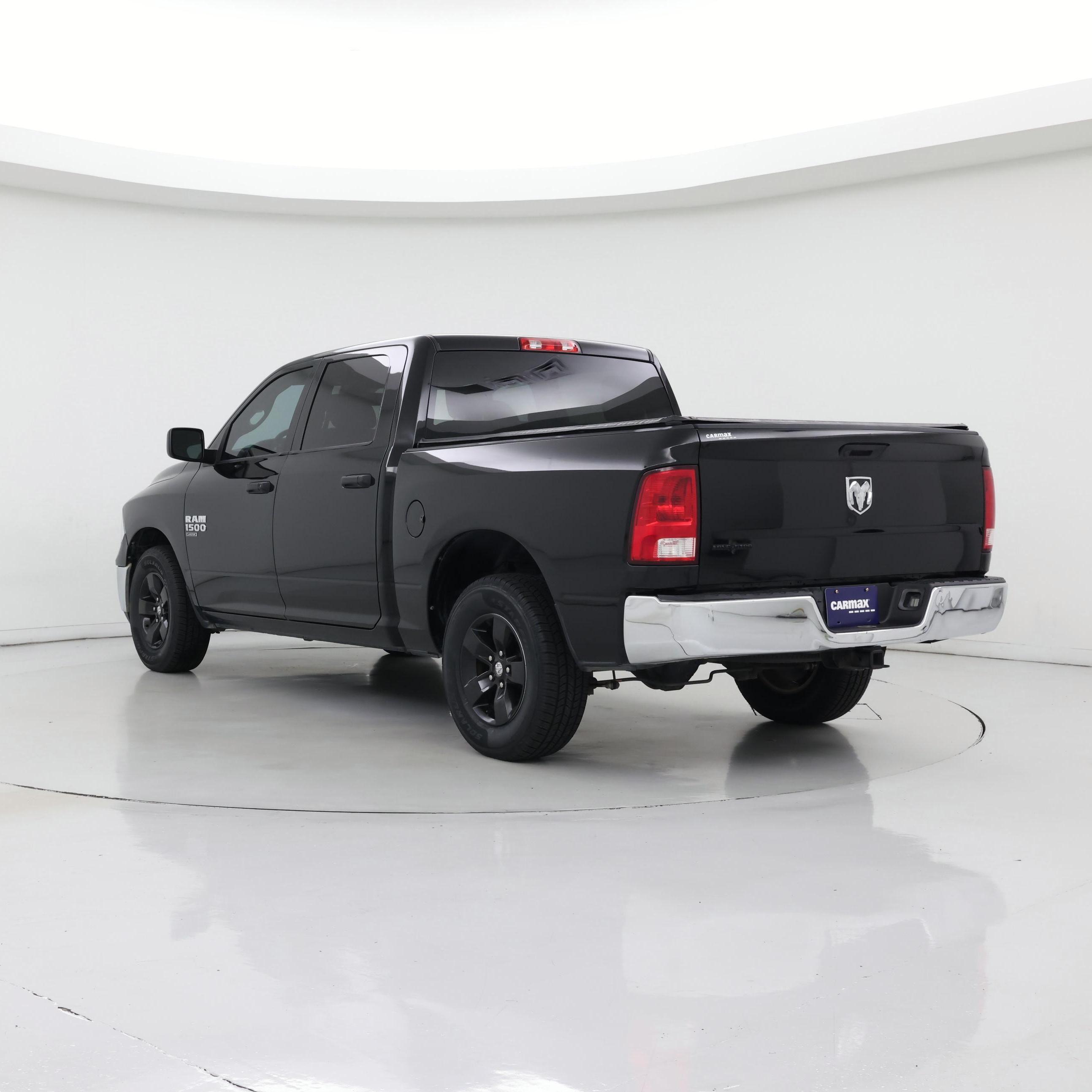Thumbnail: 2019 RAM 1500 Classic - 2