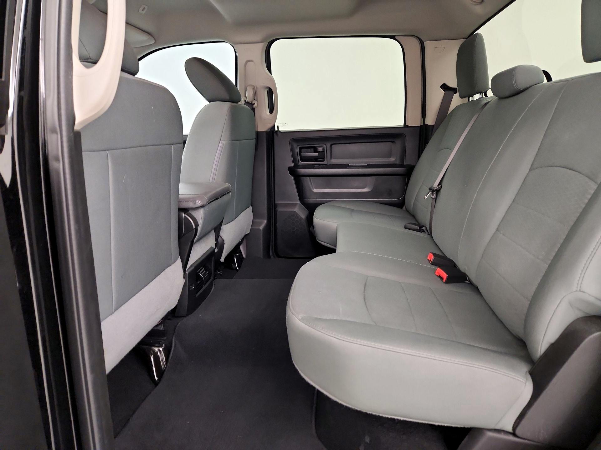 Thumbnail: 2019 RAM 1500 Classic - 19