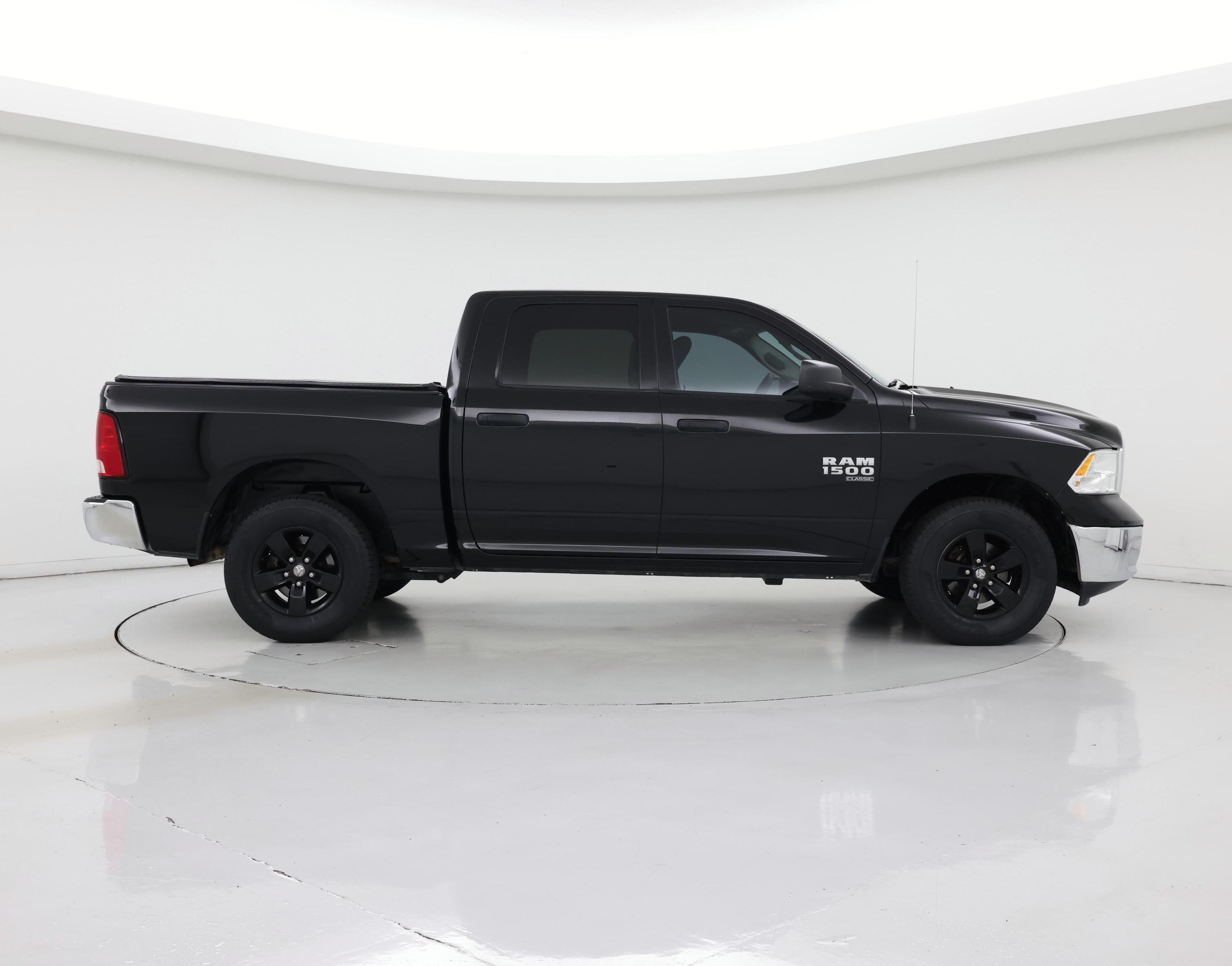 Thumbnail: 2019 RAM 1500 Classic - 7