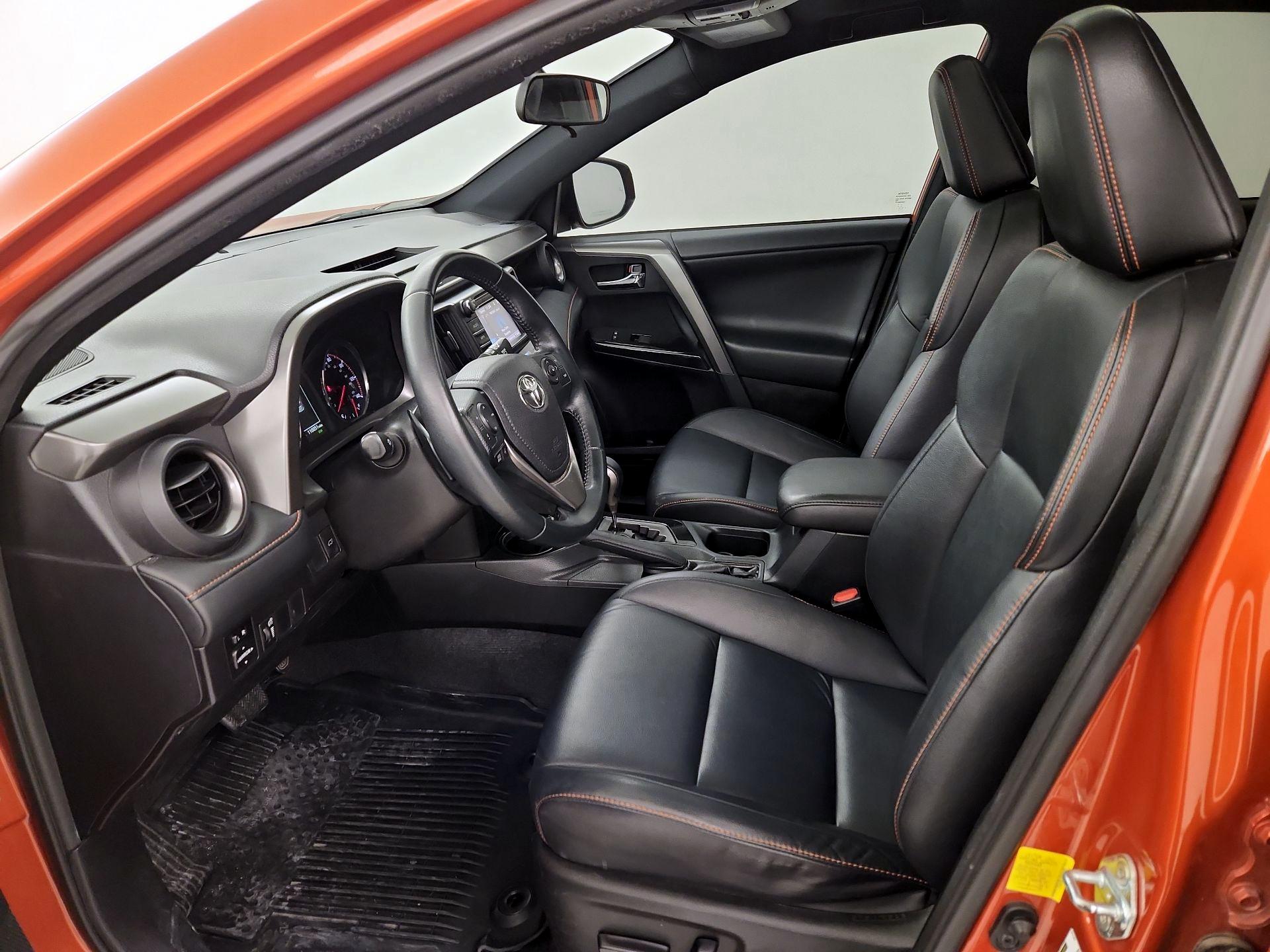 Thumbnail: 2016 Toyota RAV4 - 11
