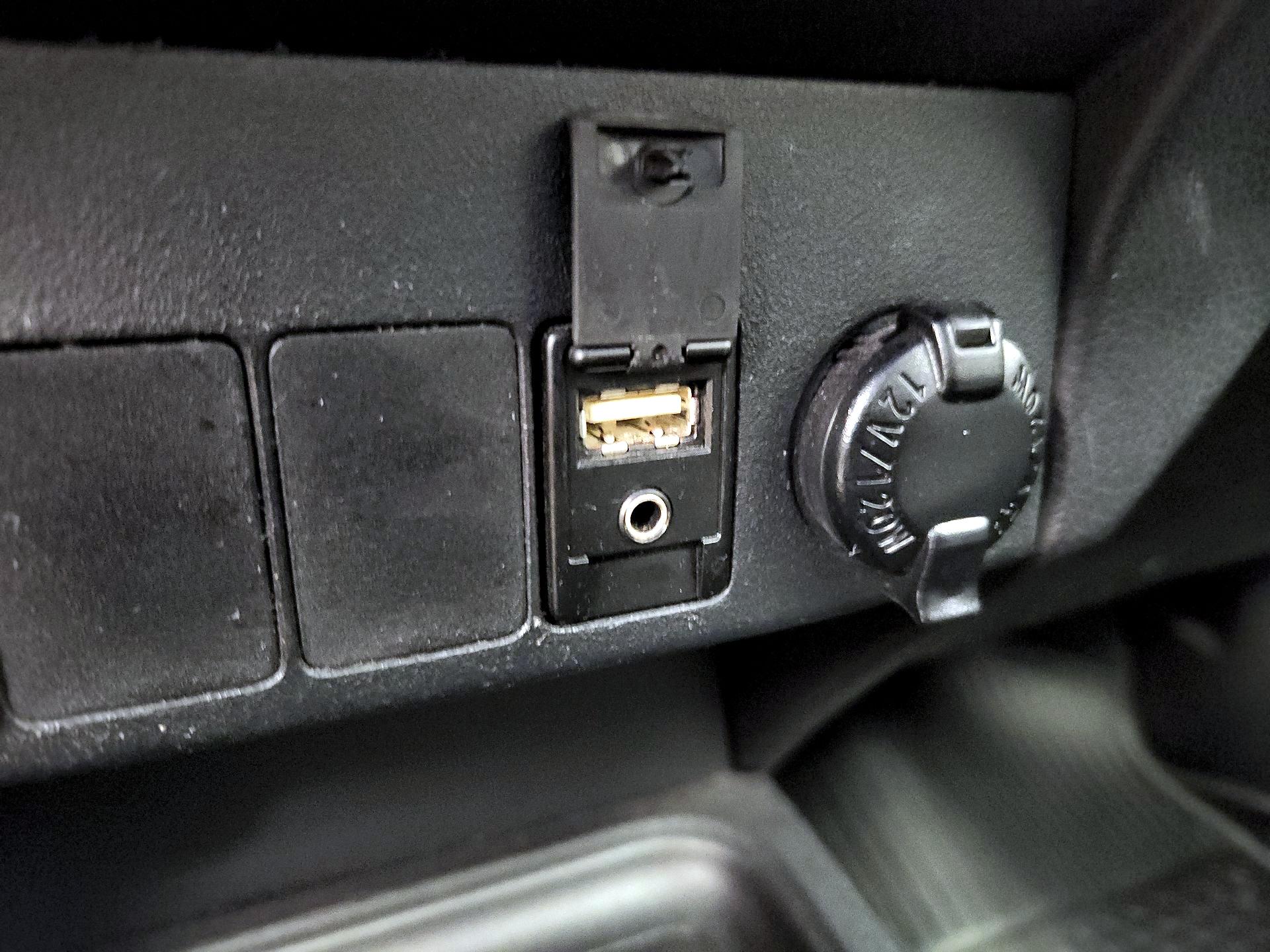 Thumbnail: 2016 Toyota RAV4 - 18