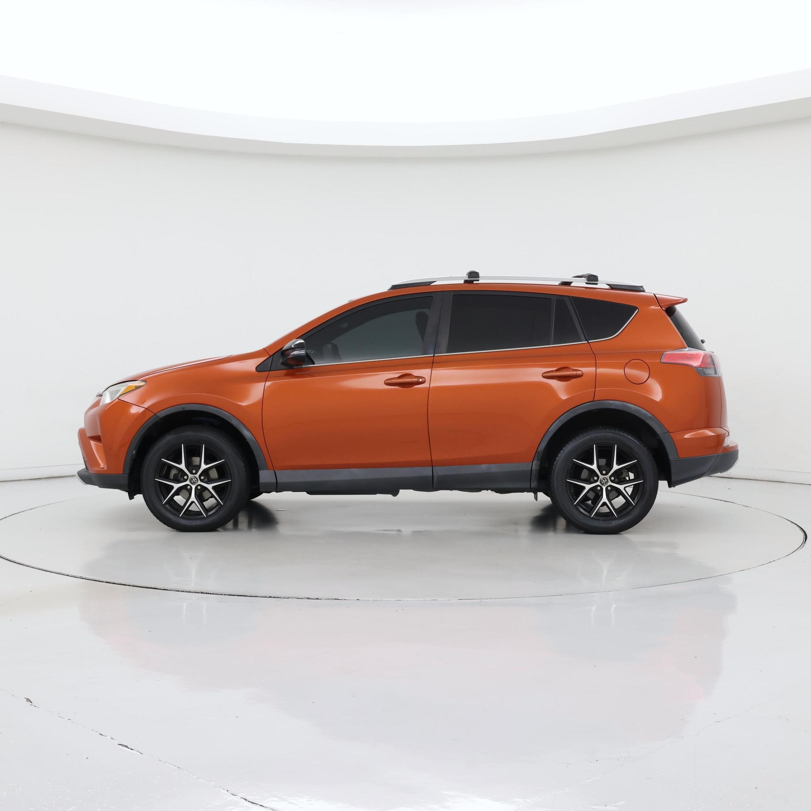 Thumbnail: 2016 Toyota RAV4 - 3