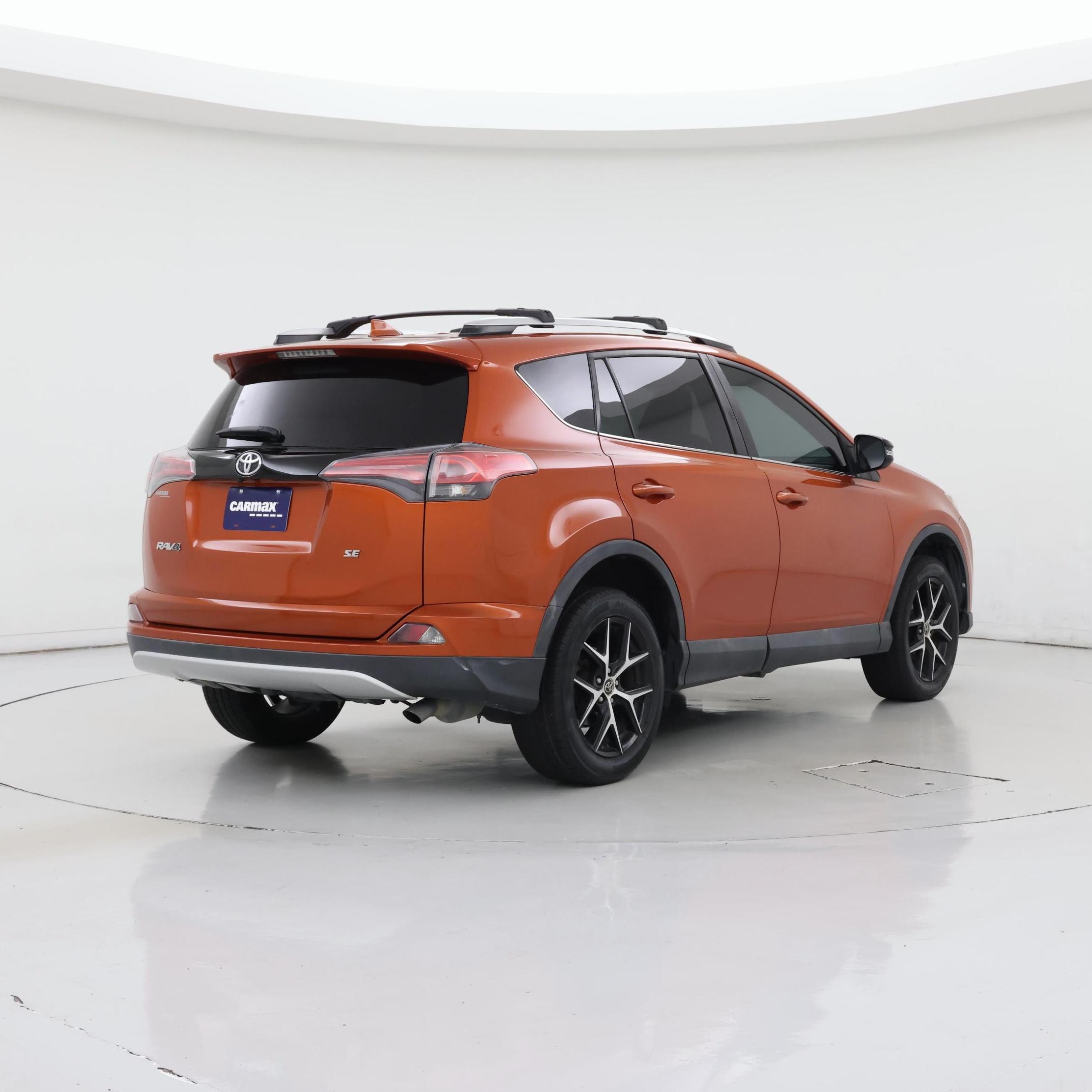 Thumbnail: 2016 Toyota RAV4 - 8