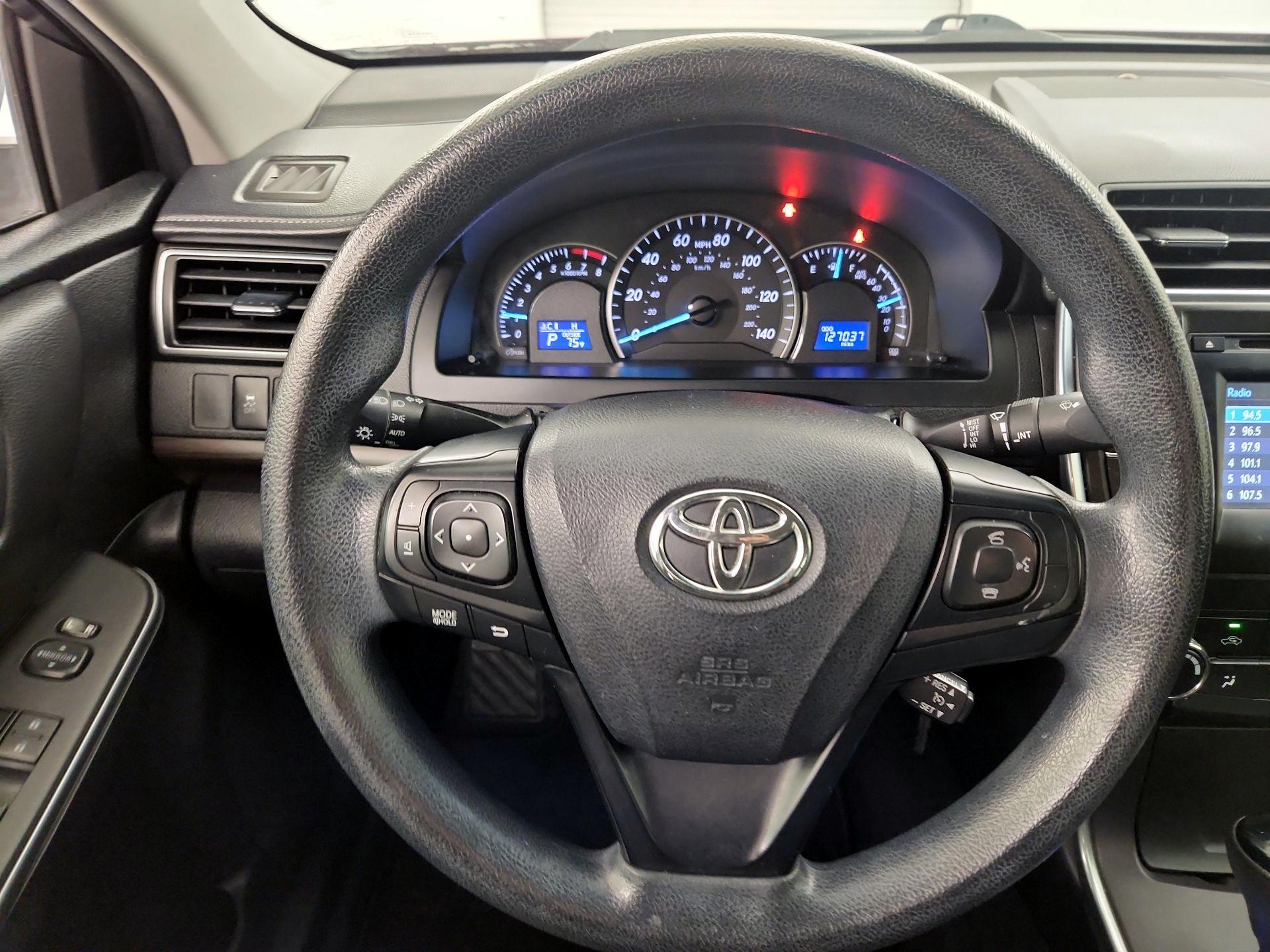 Thumbnail: 2015 Toyota Camry - 10