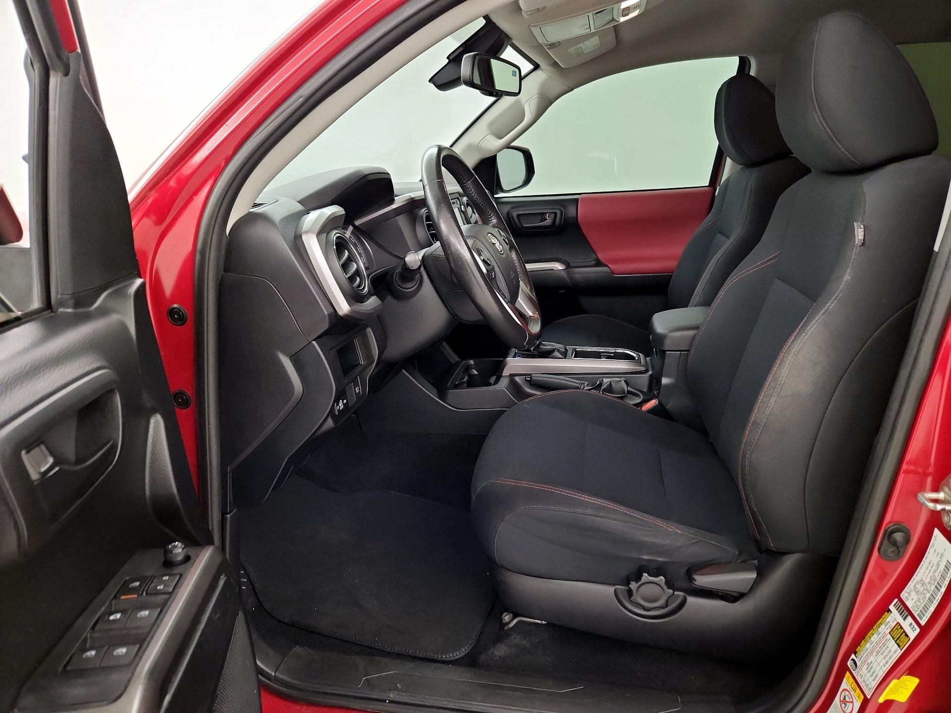 Thumbnail: 2019 Toyota Tacoma - 11