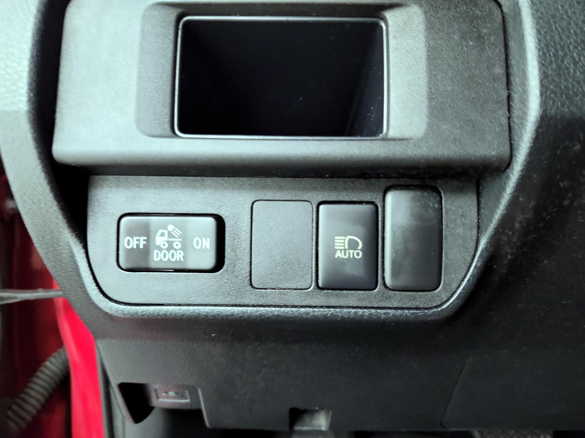 Thumbnail: 2019 Toyota Tacoma - 13