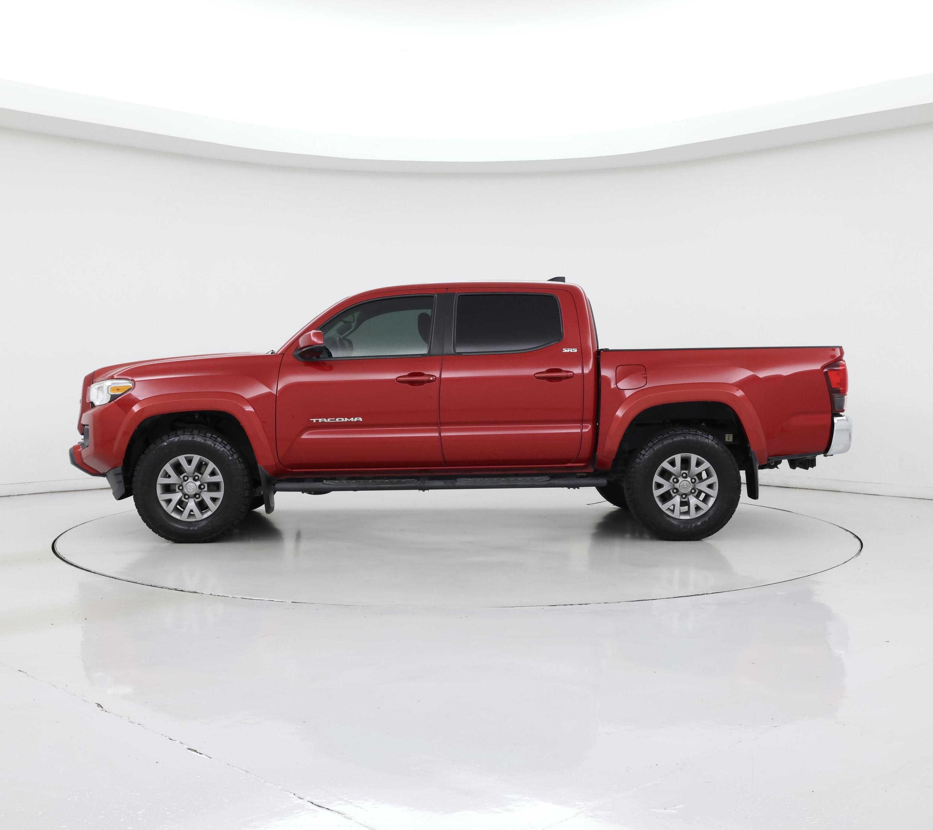 Thumbnail: 2019 Toyota Tacoma - 3
