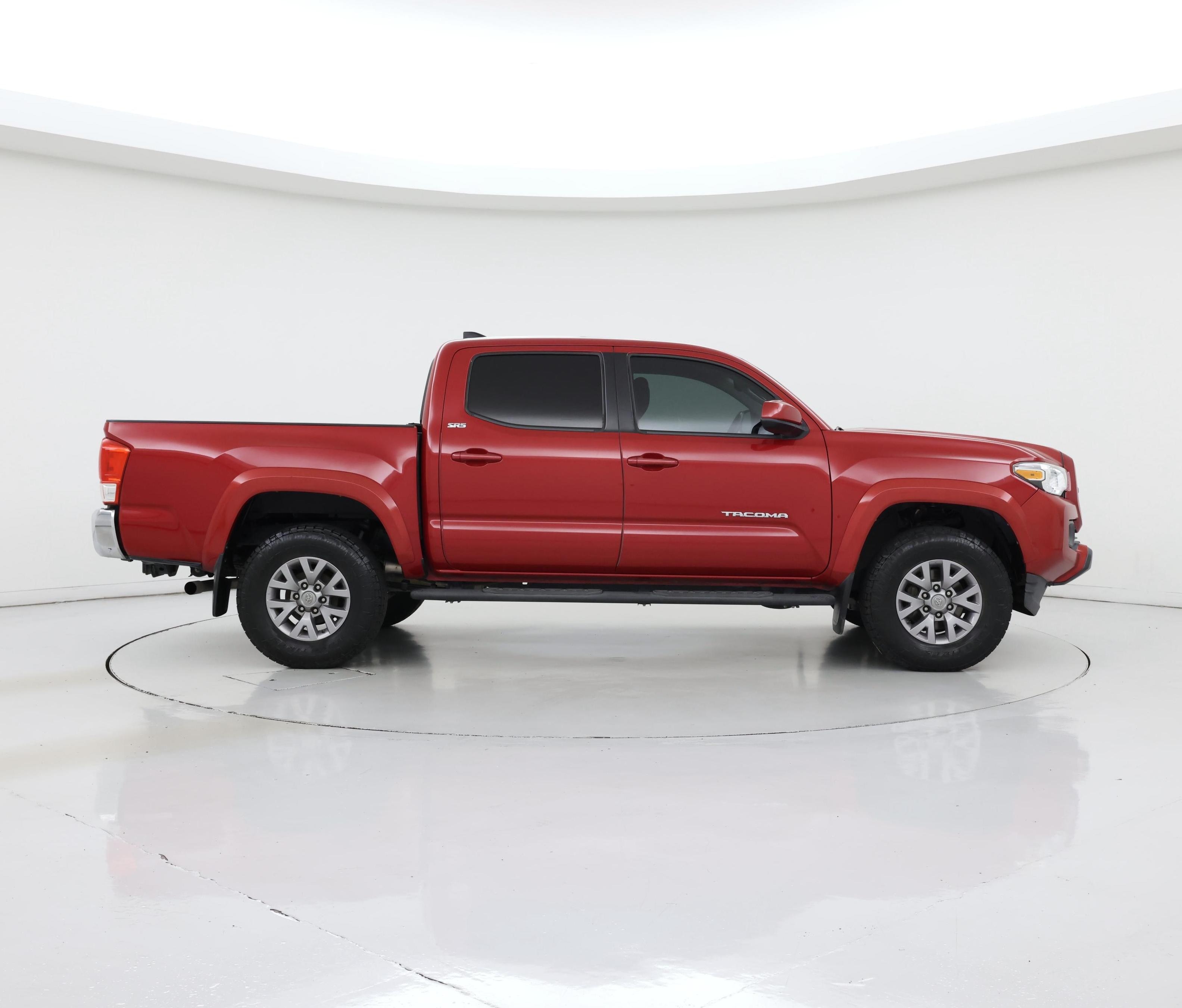 Thumbnail: 2019 Toyota Tacoma - 7