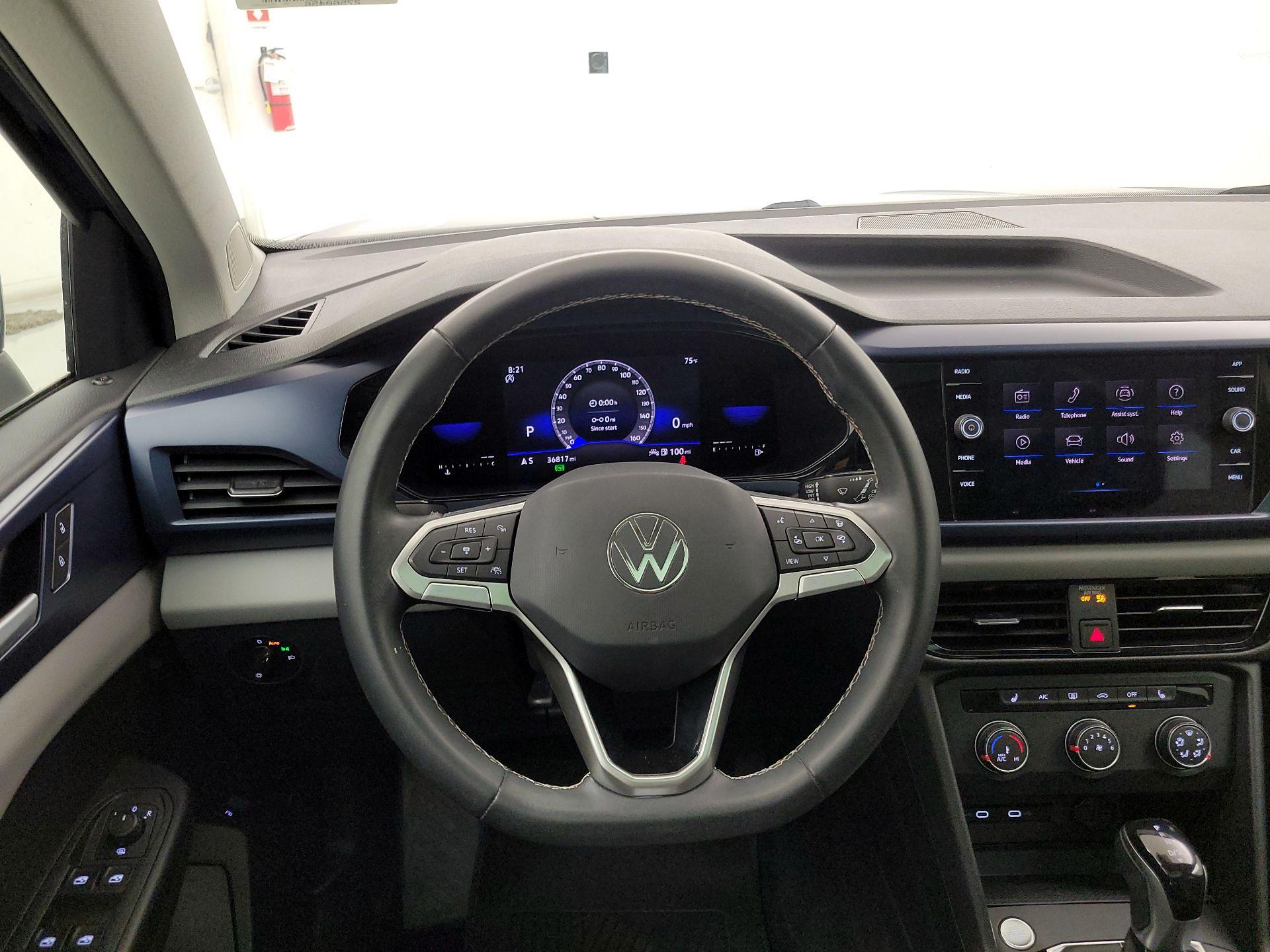Thumbnail: 2022 Volkswagen Taos - 10