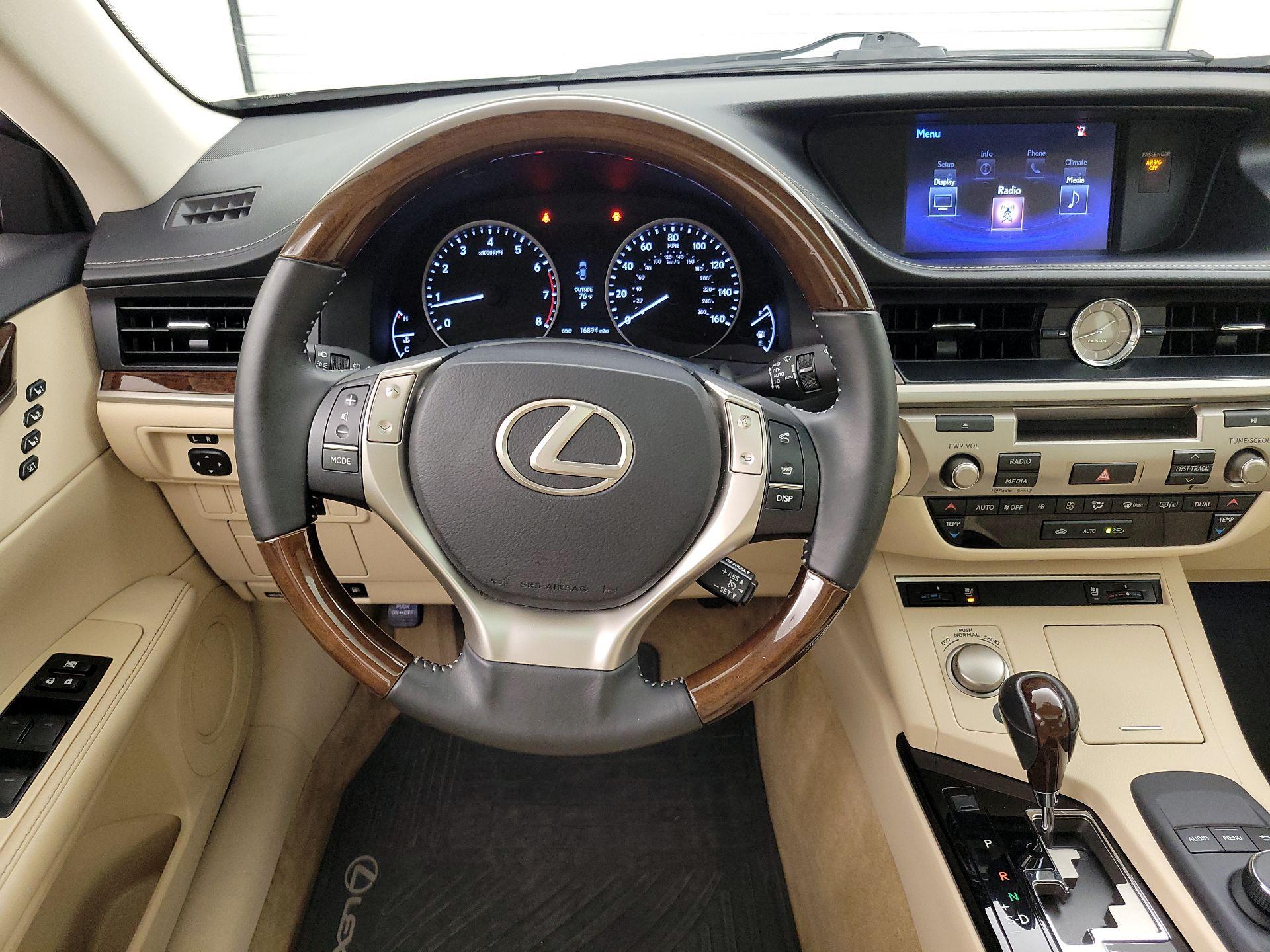 Thumbnail: 2015 Lexus ES - 10