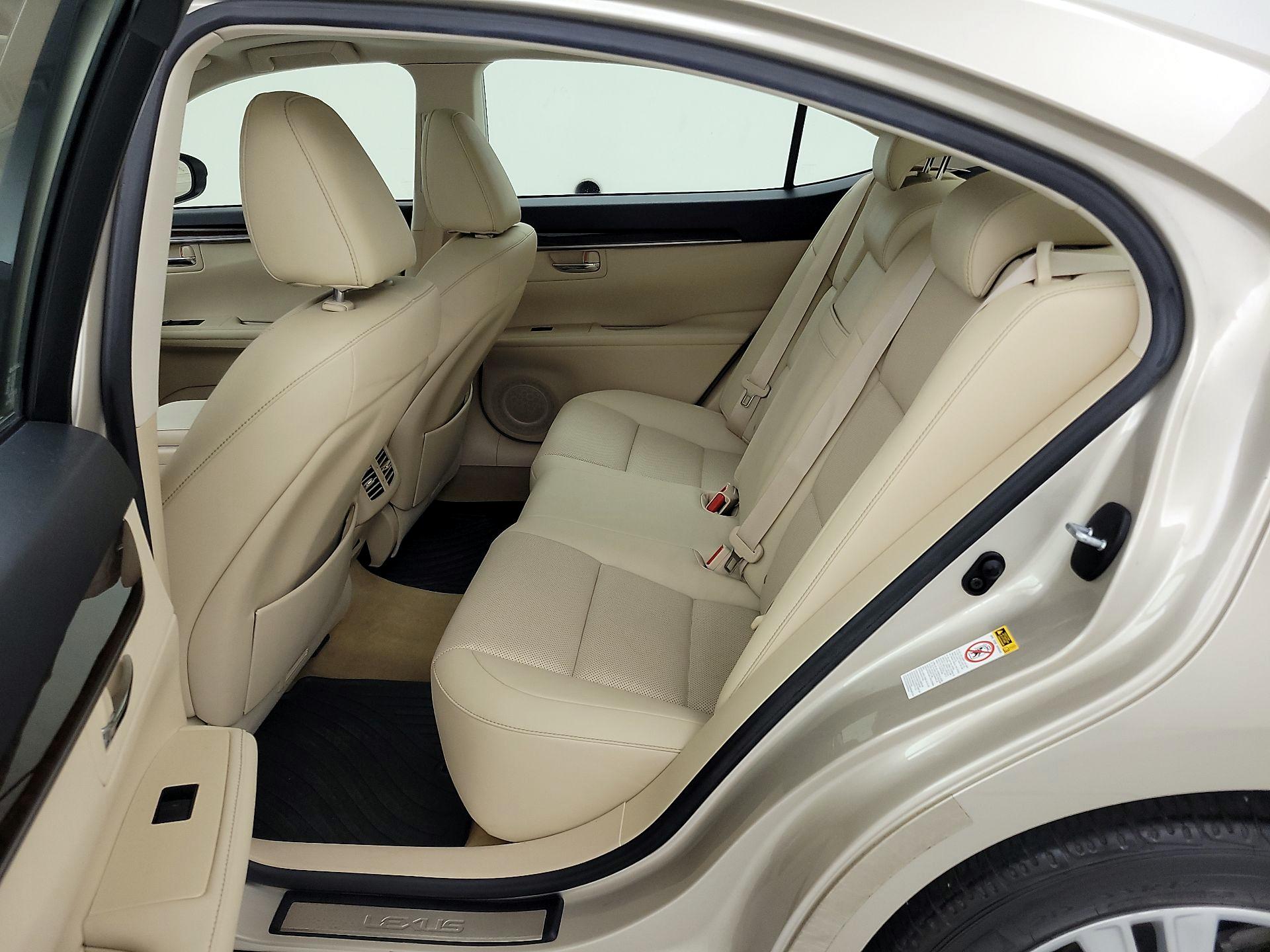 Thumbnail: 2015 Lexus ES - 20