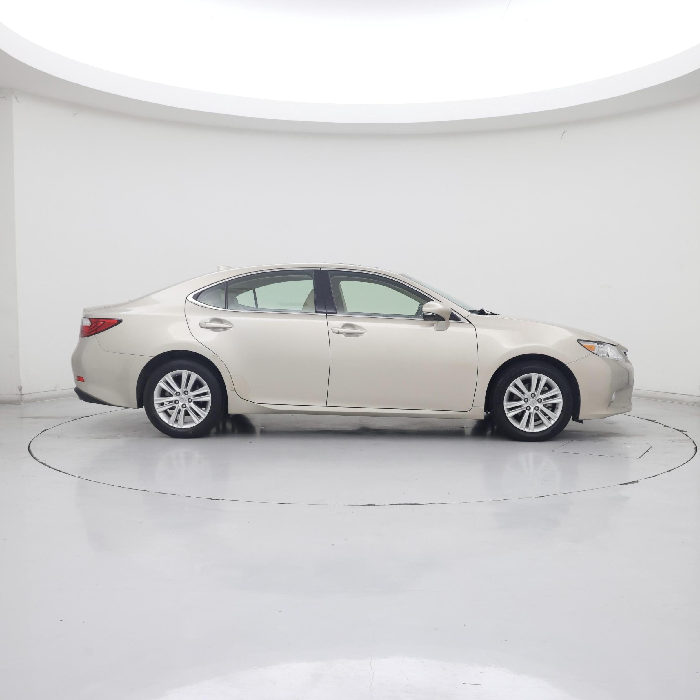Thumbnail: 2015 Lexus ES - 7