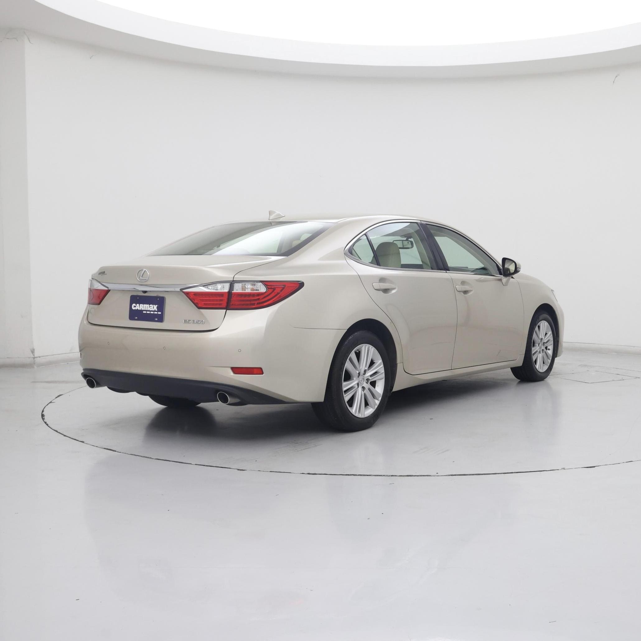 Thumbnail: 2015 Lexus ES - 8