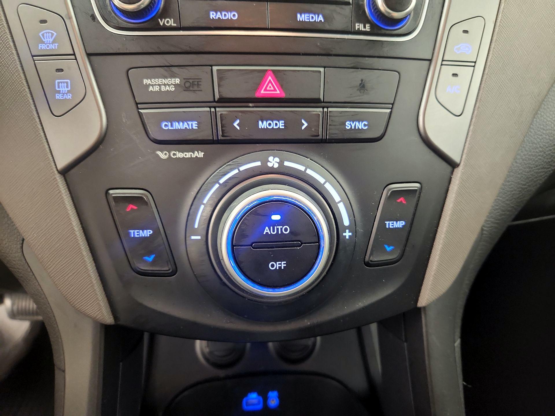 Thumbnail: 2018 Hyundai Santa Fe - 16