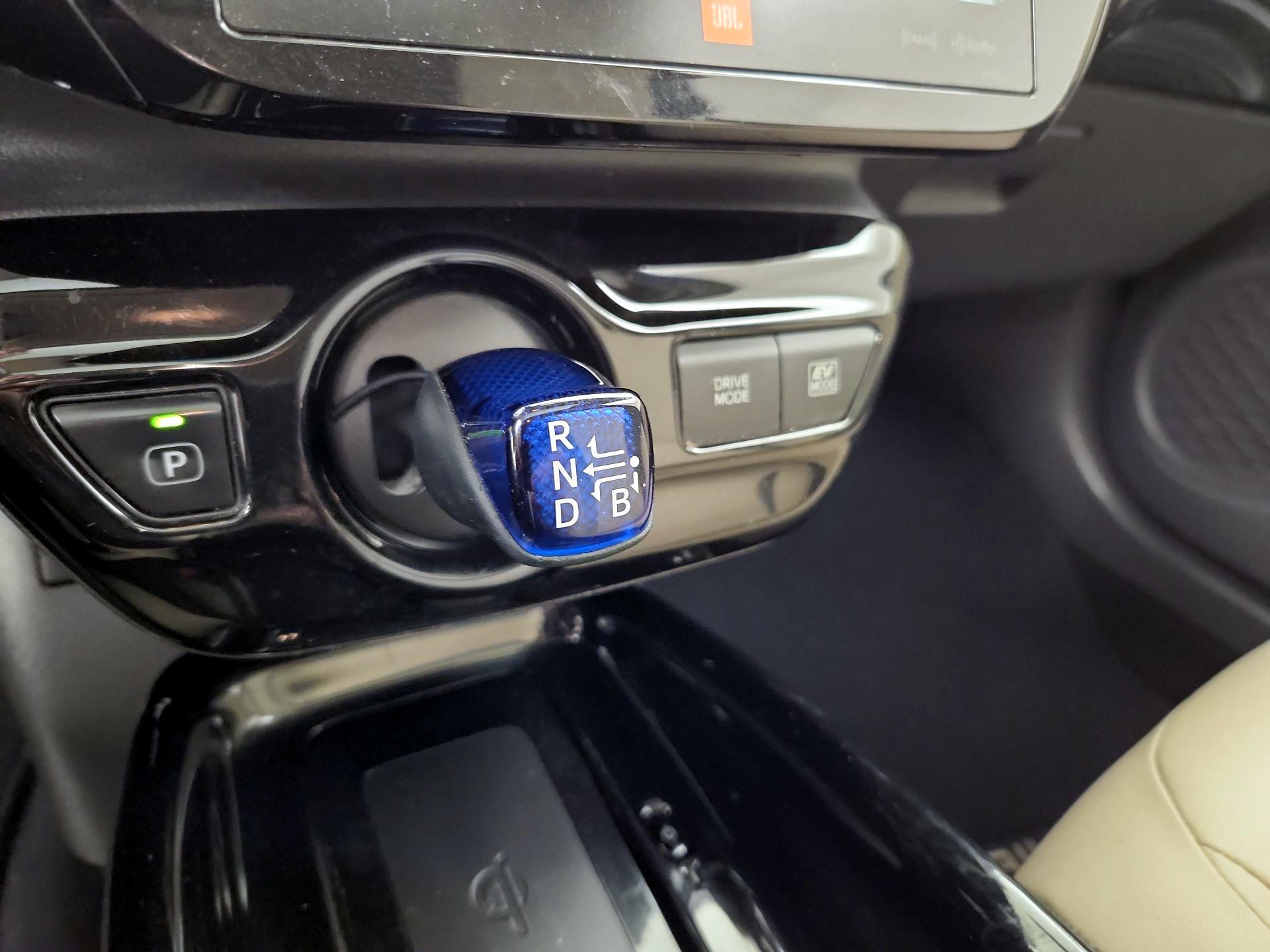 Thumbnail: 2018 Toyota Prius - 18