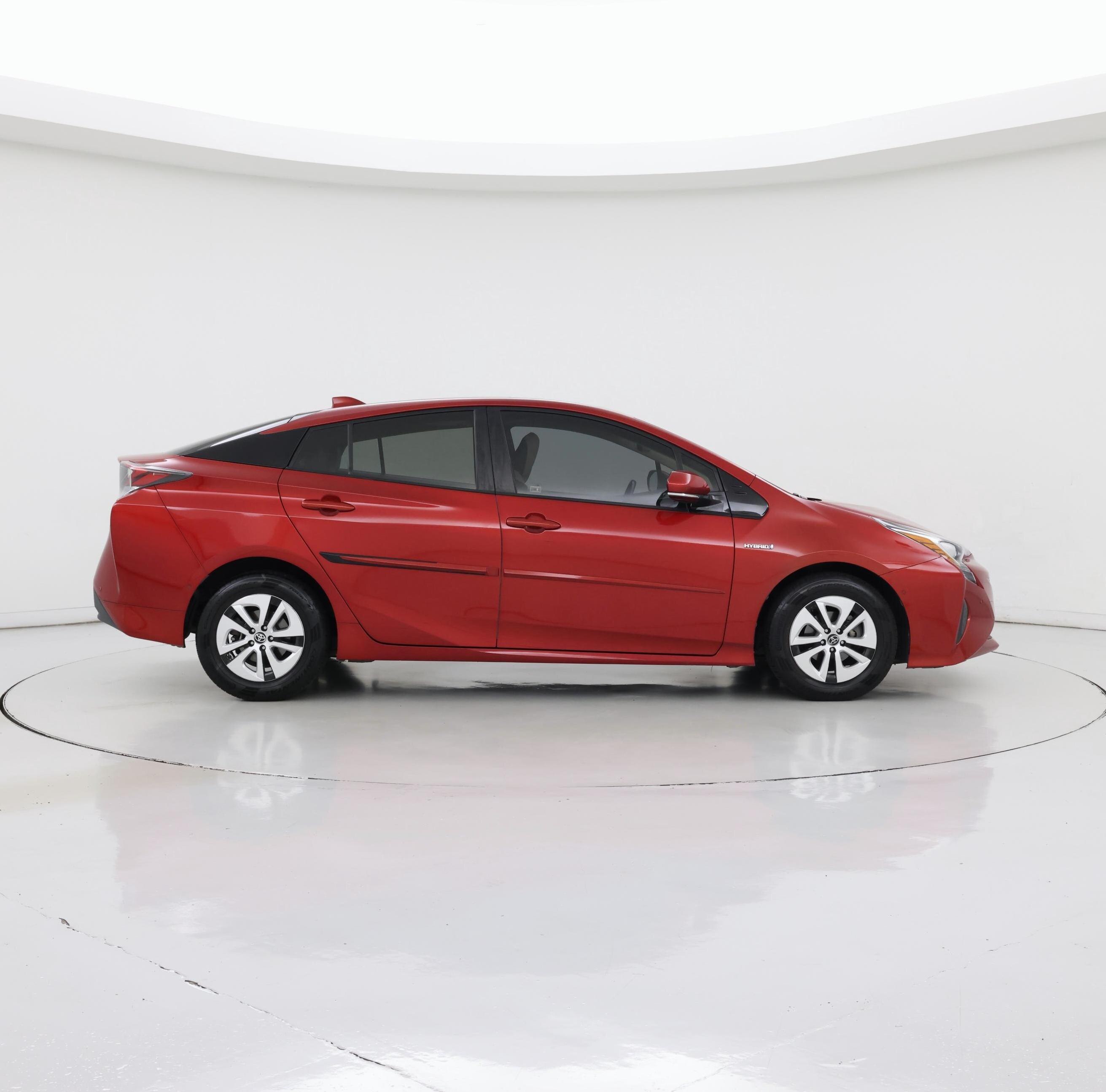 Thumbnail: 2018 Toyota Prius - 7