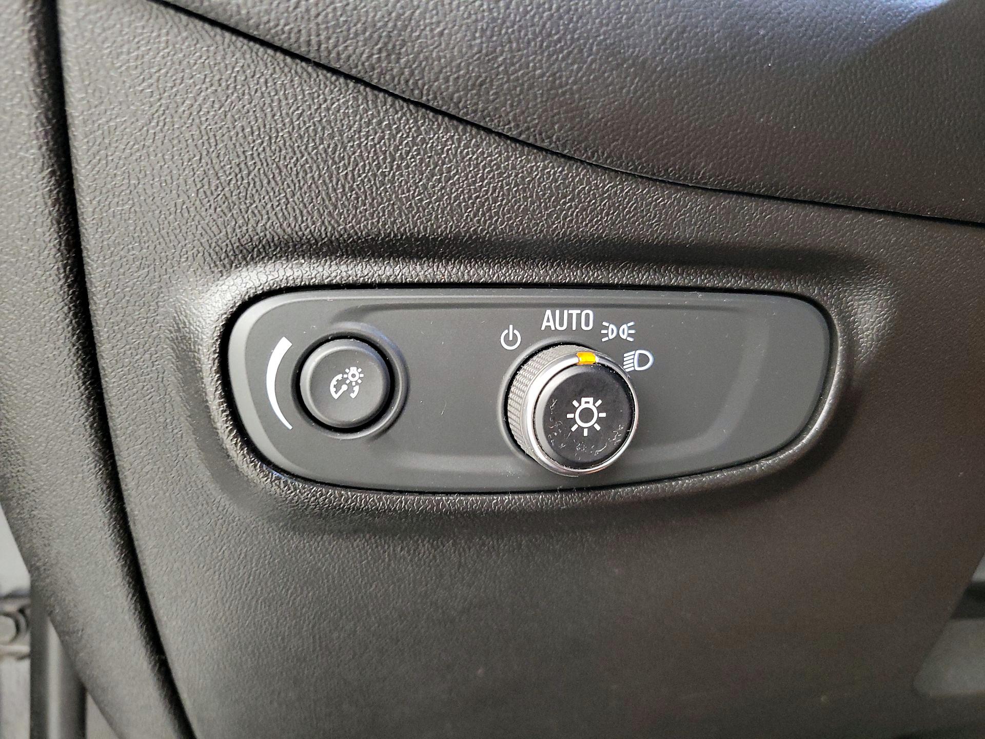 Thumbnail: 2020 Chevrolet Equinox - 13