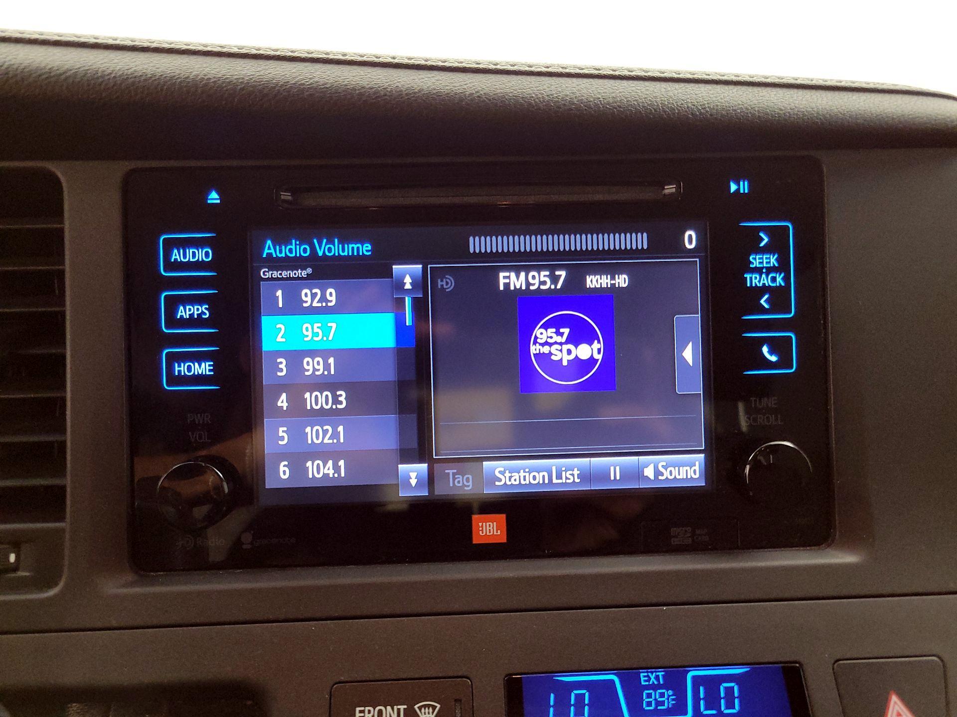Thumbnail: 2015 Toyota Sienna - 15