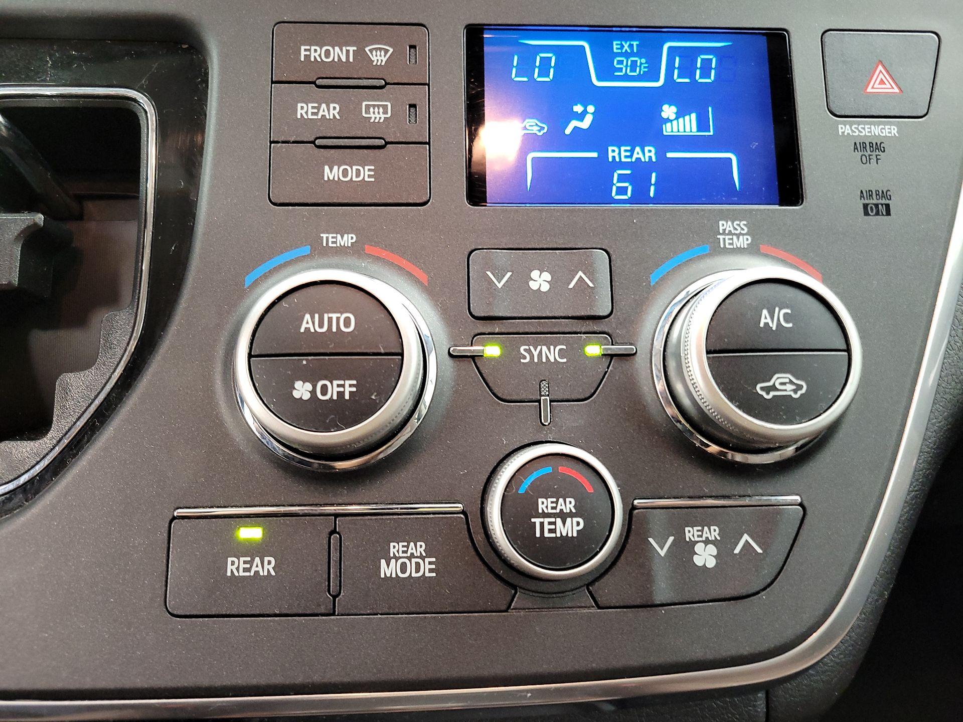 Thumbnail: 2015 Toyota Sienna - 16