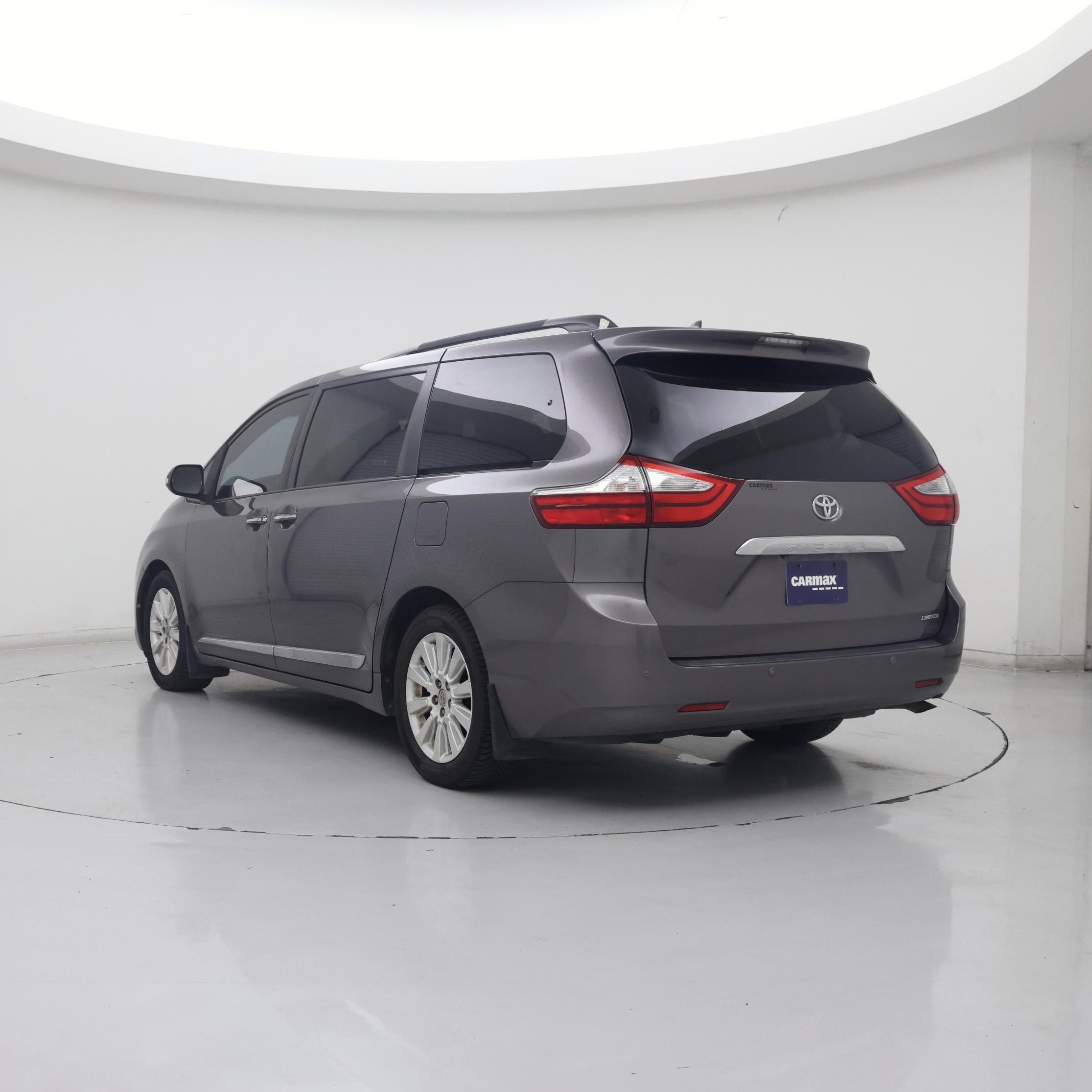 Thumbnail: 2015 Toyota Sienna - 2