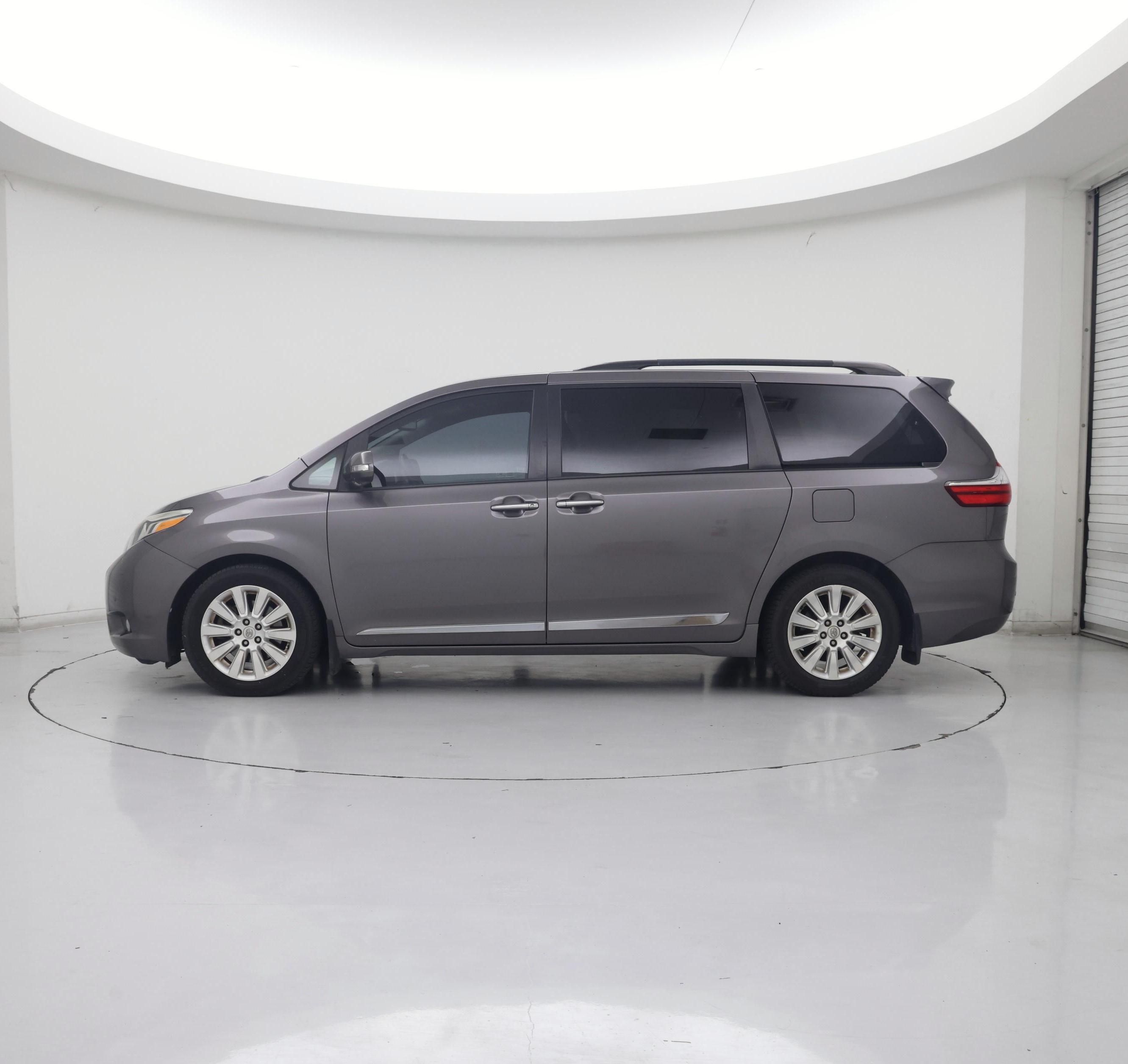 Thumbnail: 2015 Toyota Sienna - 3