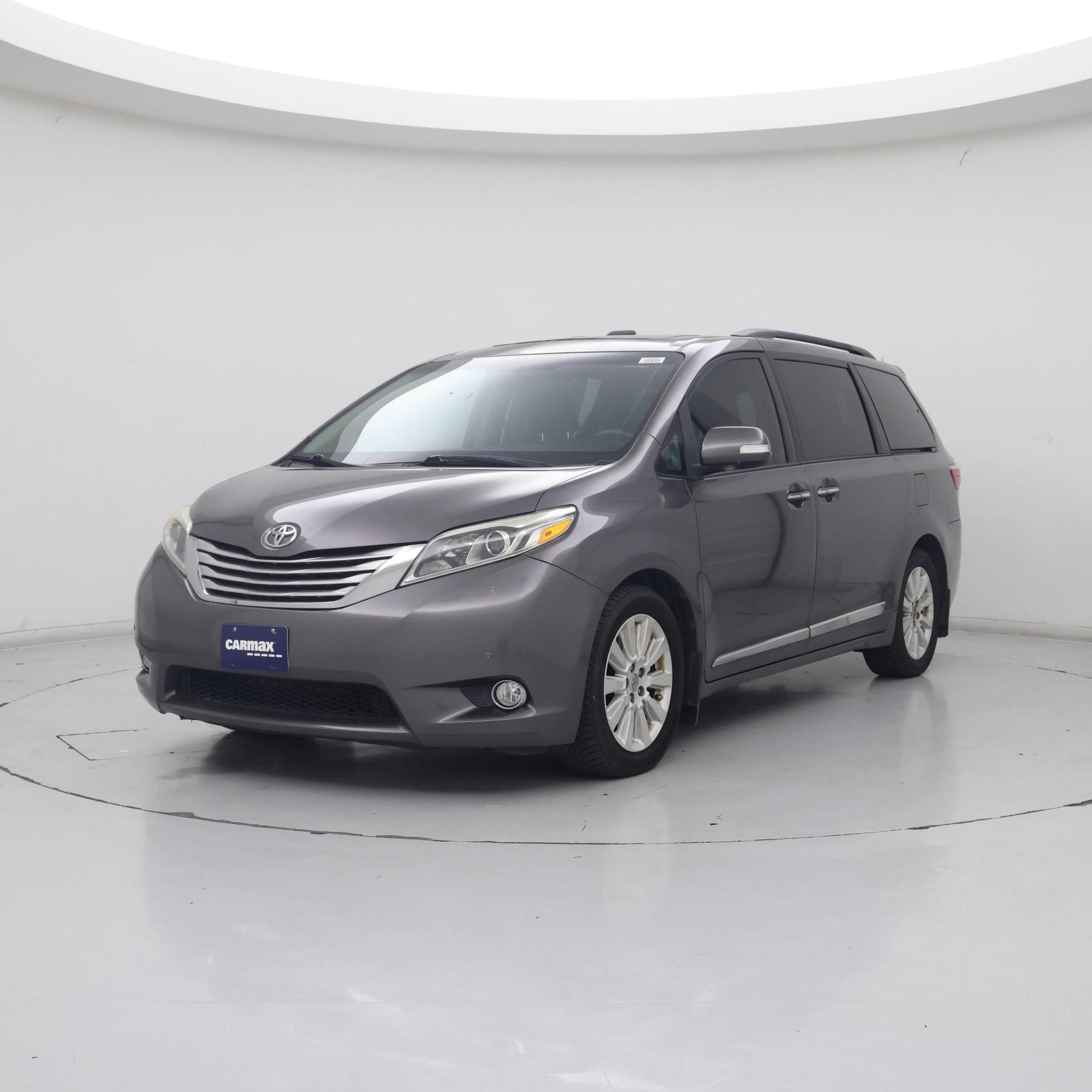 Thumbnail: 2015 Toyota Sienna - 4