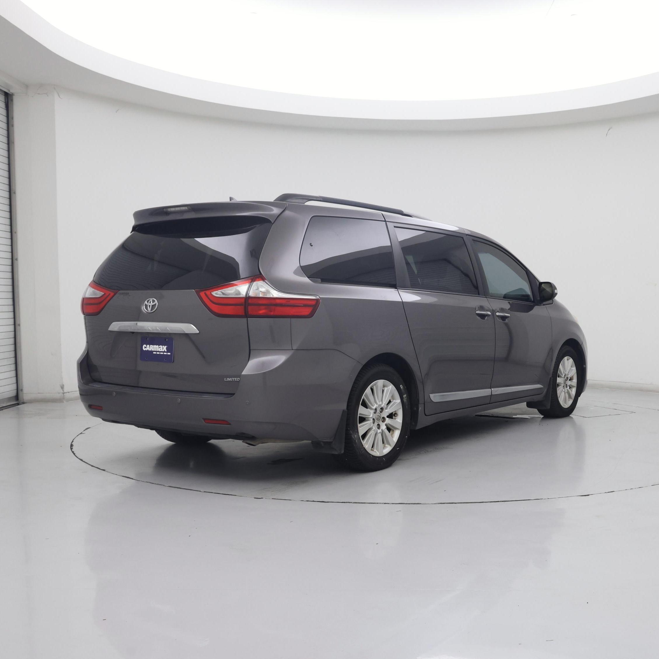 Thumbnail: 2015 Toyota Sienna - 8