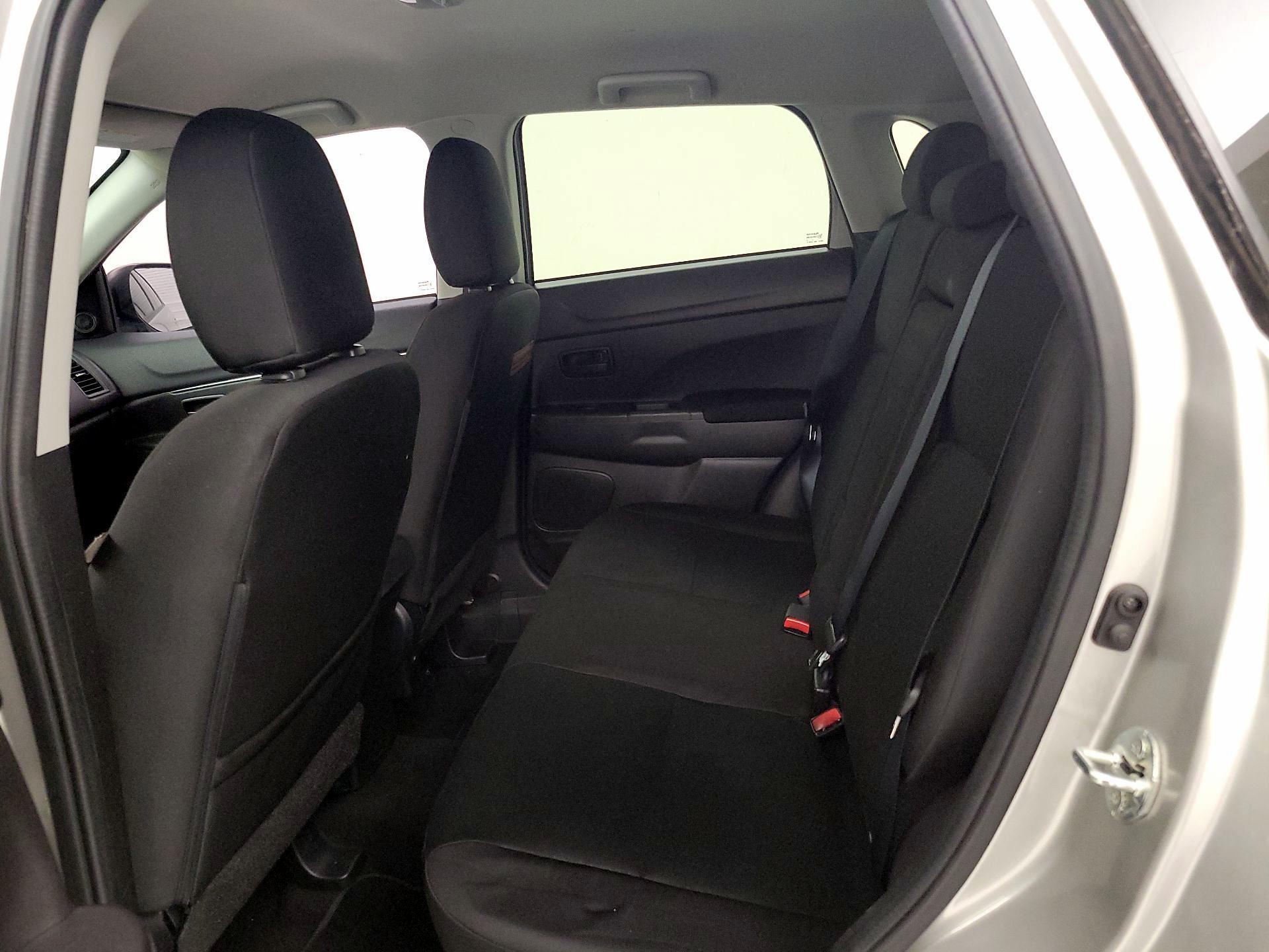 Thumbnail: 2015 Mitsubishi Outlander Sport - 19